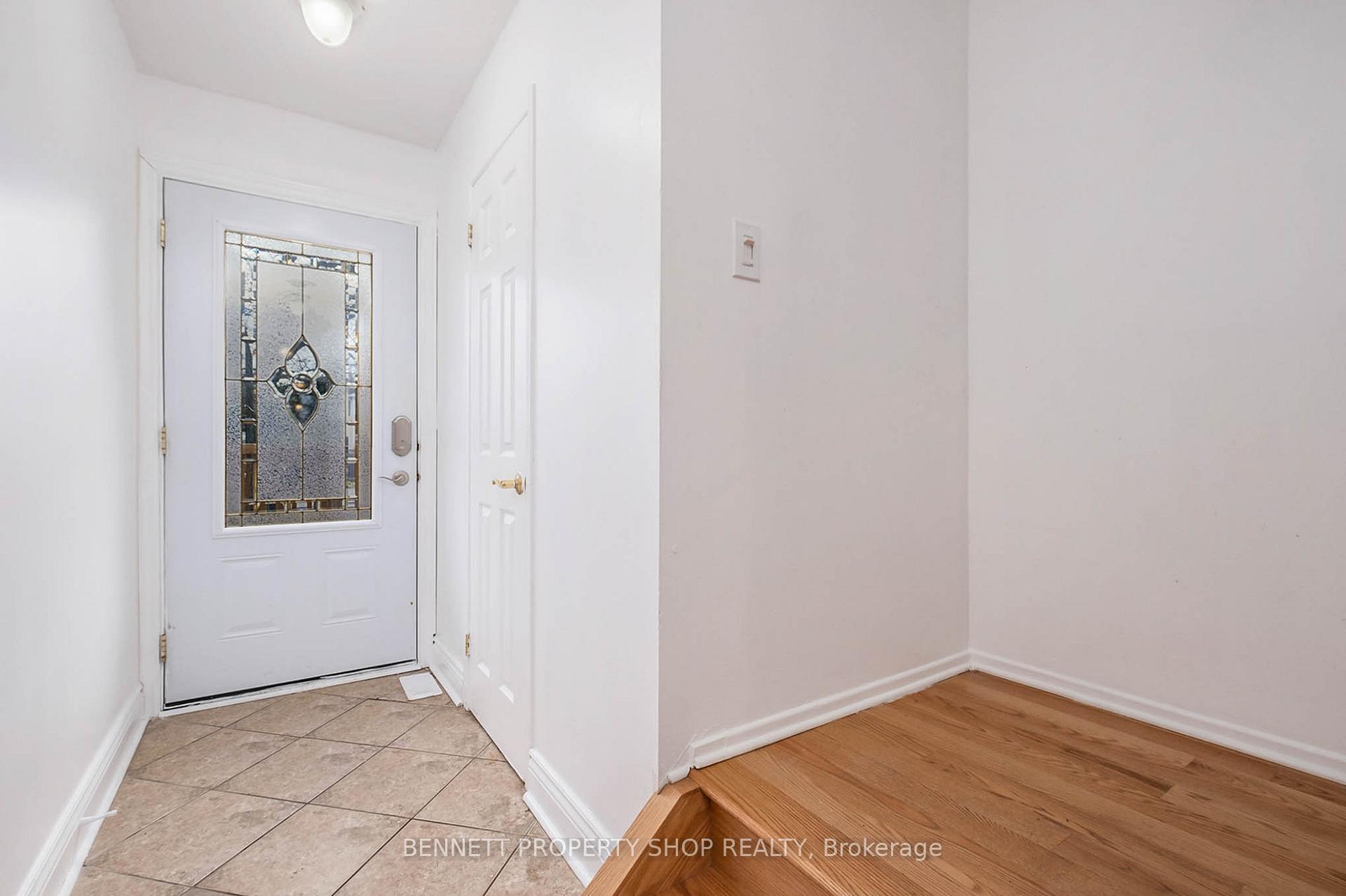 Photo 3 of 6329 Vorlage Drive, Ottawa, Convent Glen North — HOMEH