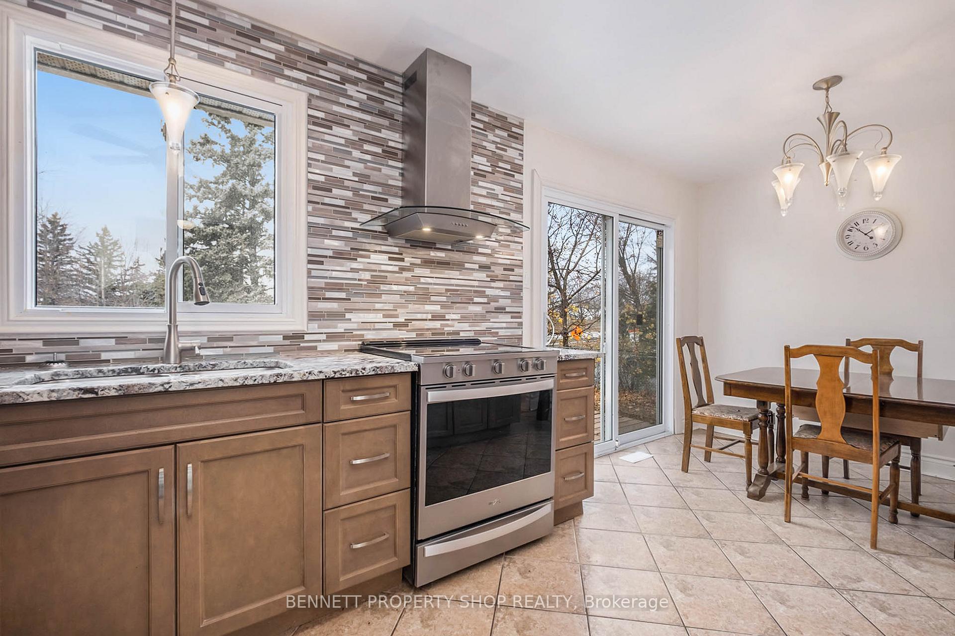 Photo 5 of 6329 Vorlage Drive, Ottawa, Convent Glen North — HOMEH