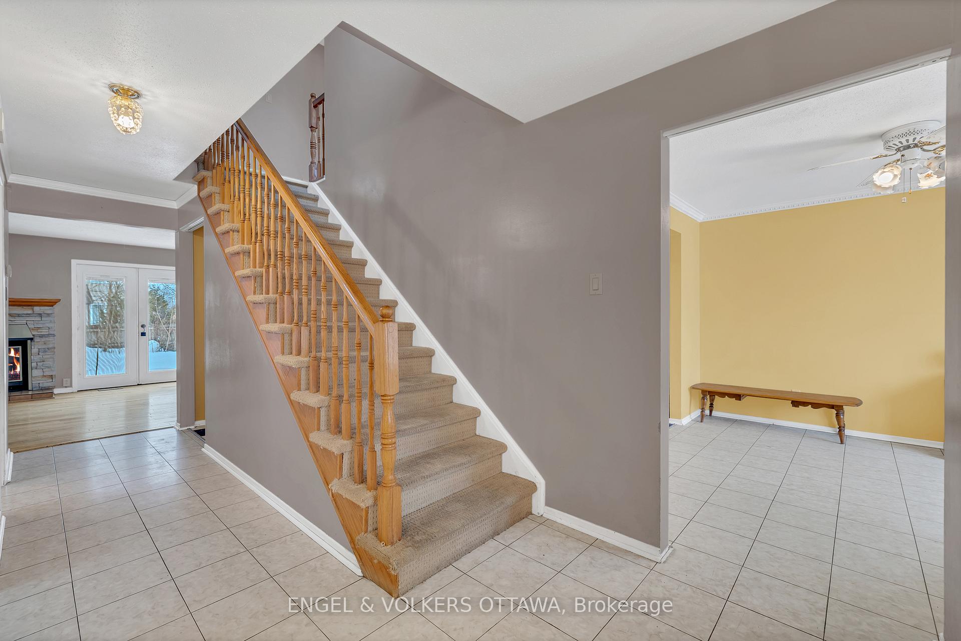 Photo 2 of 1919 Montereau Avenue, Ottawa, Chapel Hill — HOMEH