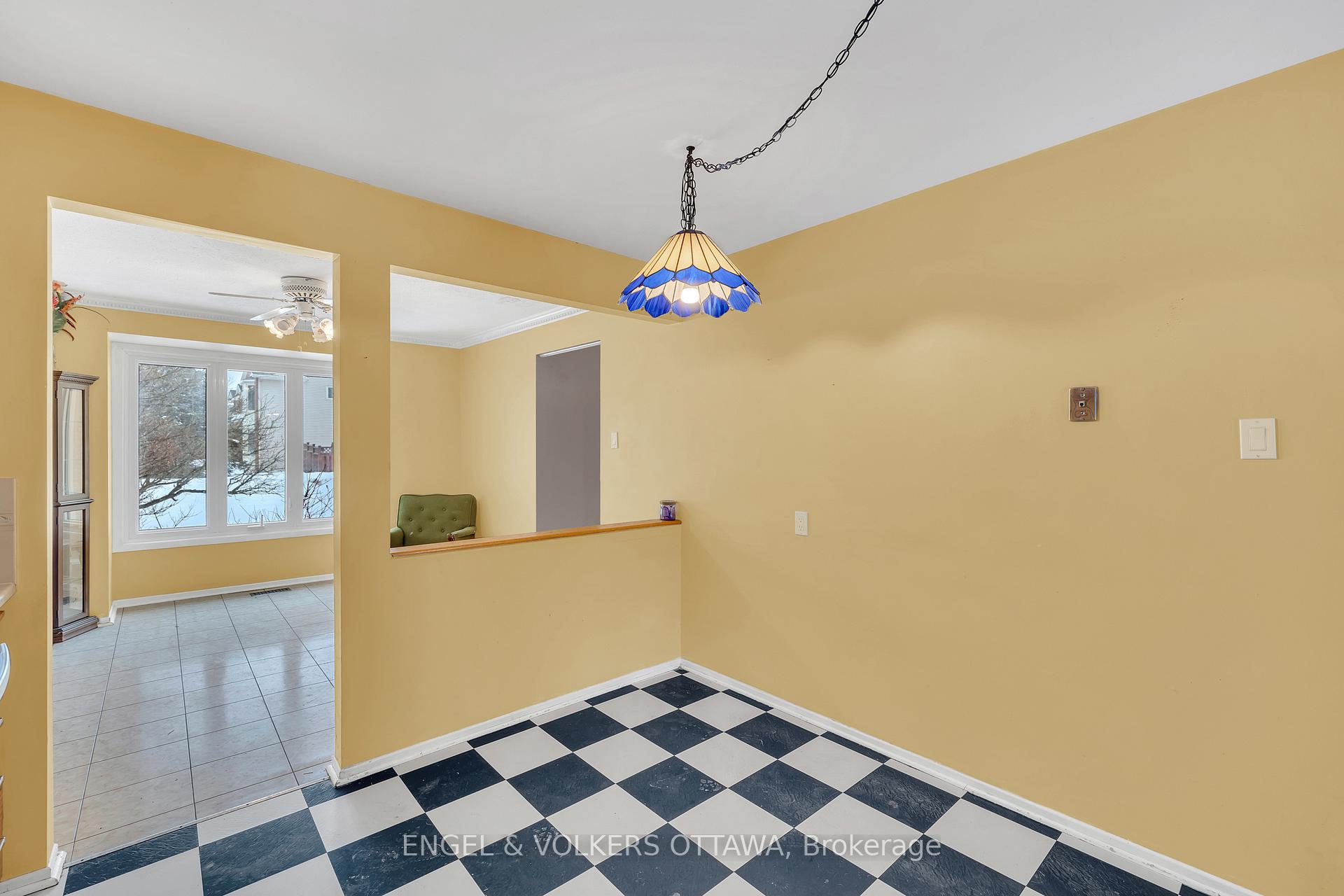 Photo 17 of 1919 Montereau Avenue, Ottawa, Chapel Hill — HOMEH