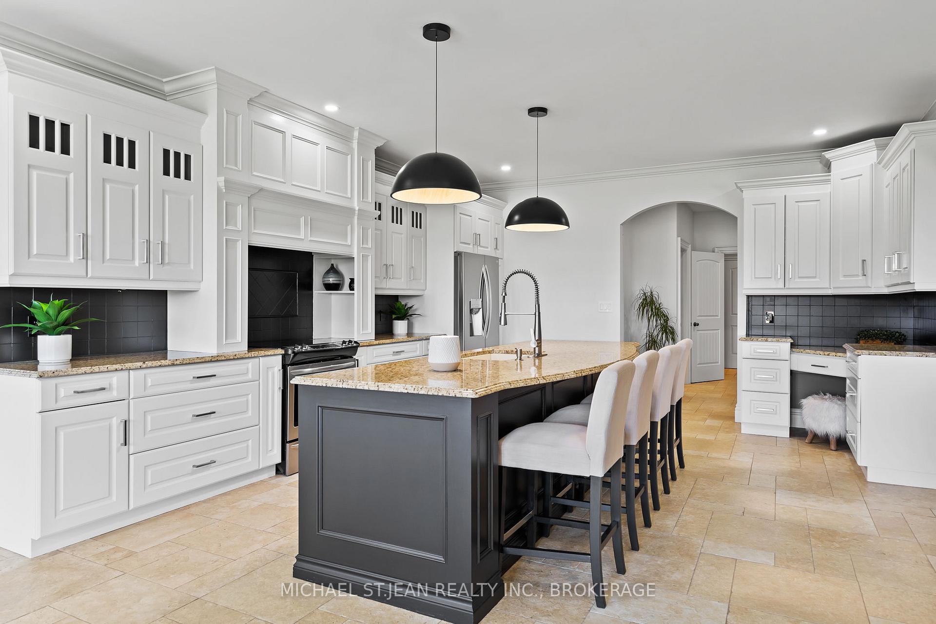 Photo 18 of 811 Effingham Street, Pelham, Fenwick — HOMEH