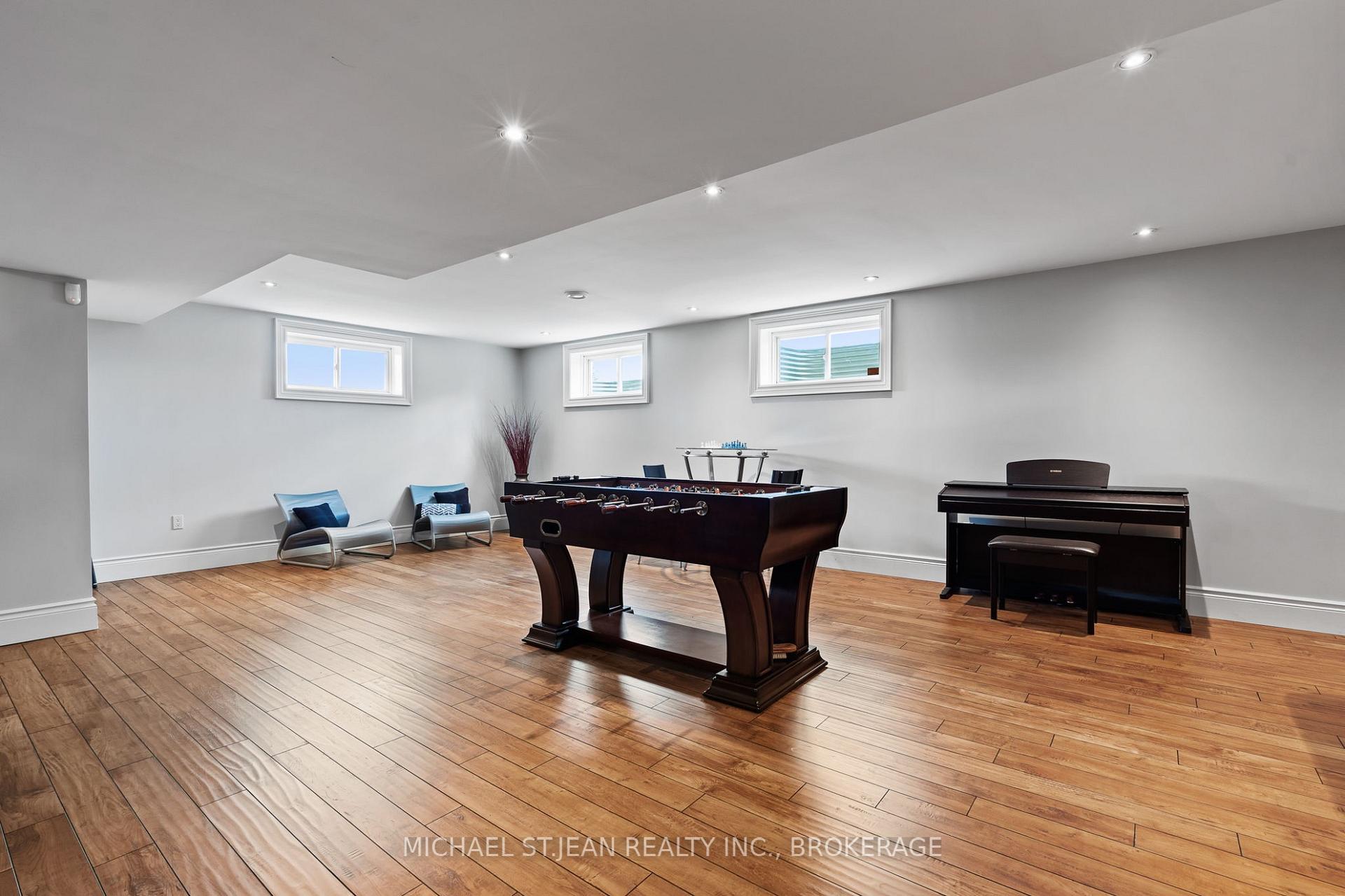 Photo 23 of 811 Effingham Street, Pelham, Fenwick — HOMEH
