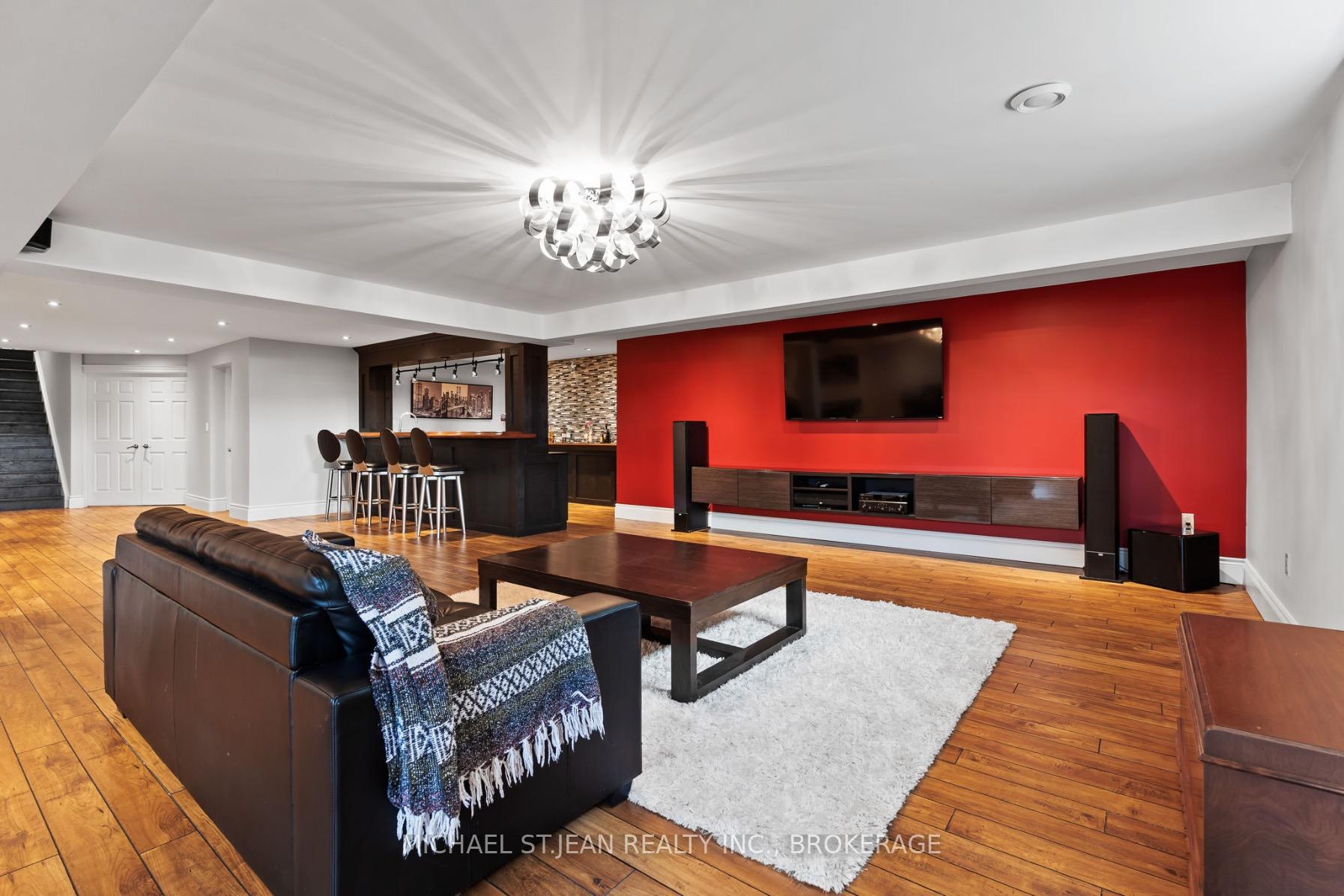 Photo 24 of 811 Effingham Street, Pelham, Fenwick — HOMEH