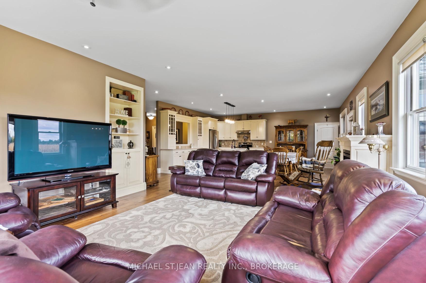 Photo 27 of 811 Effingham Street, Pelham, Fenwick — HOMEH