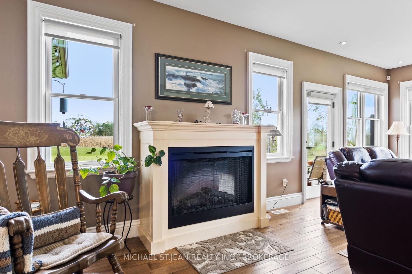 Photo 28 of 811 Effingham Street, Pelham, Fenwick — HOMEH