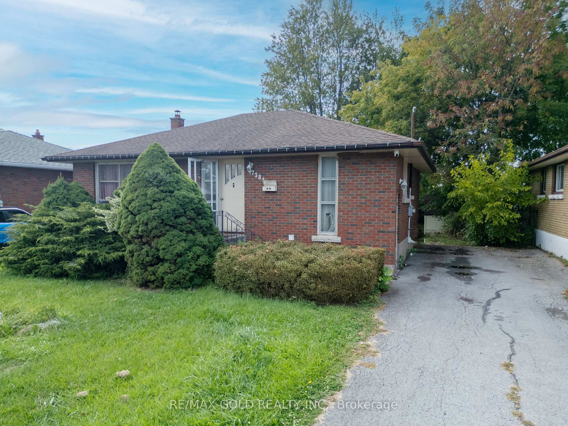 Front of 7385 Fern Avenue