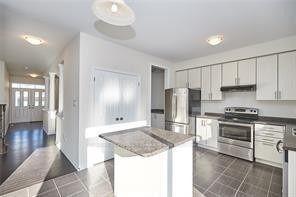 Photo 3 of 8640 Dogwood Crescent, Niagara Falls, Brown — HOMEH