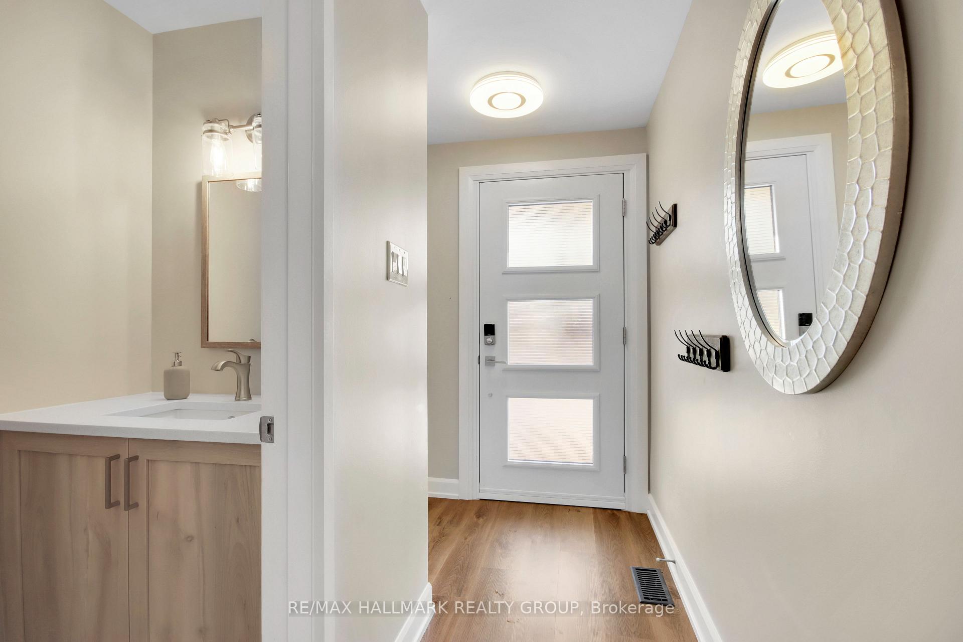 Photo 2 of 6103 Valley Field Crescent, Ottawa, Chapel Hill — HOMEH