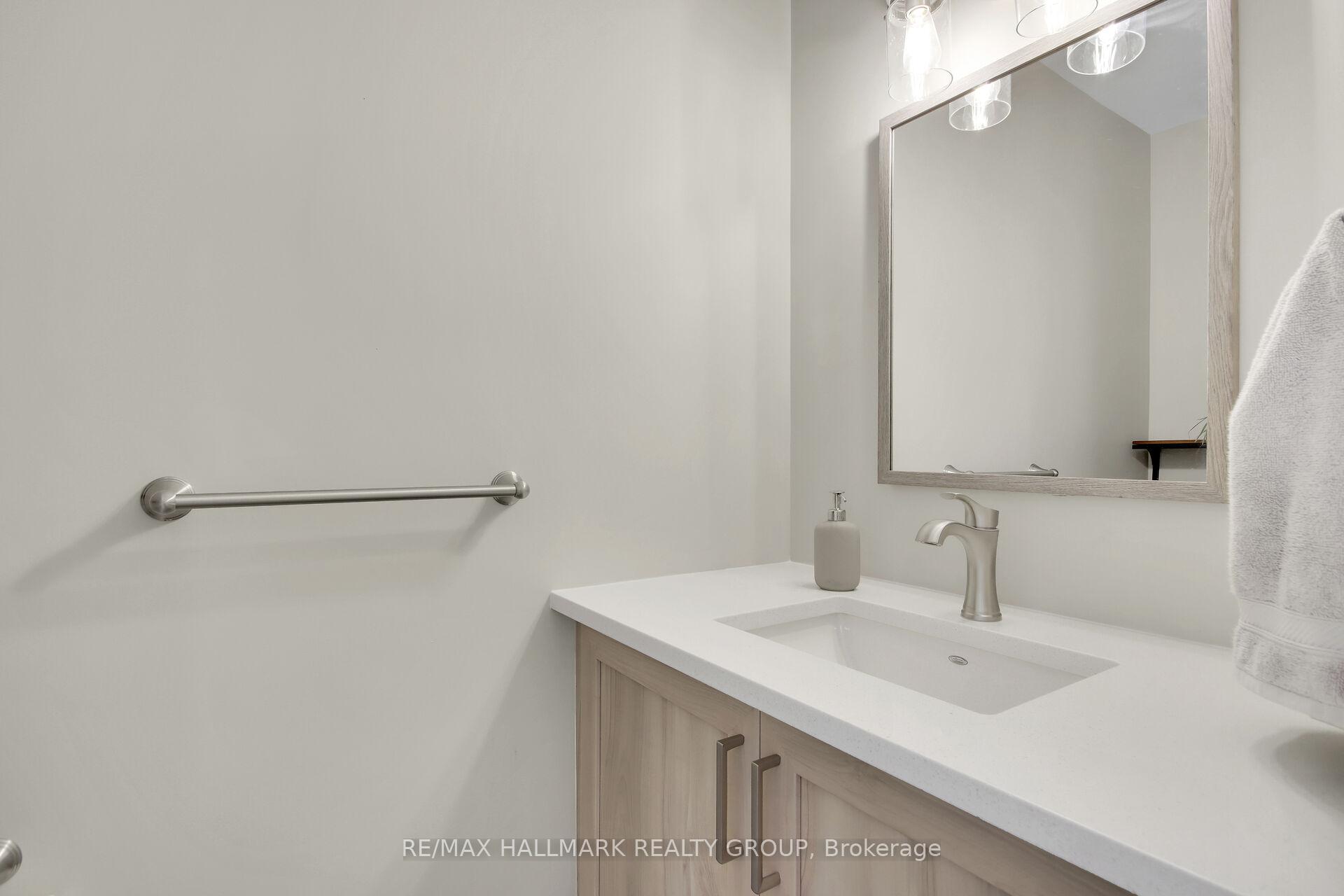 Photo 3 of 6103 Valley Field Crescent, Ottawa, Chapel Hill — HOMEH