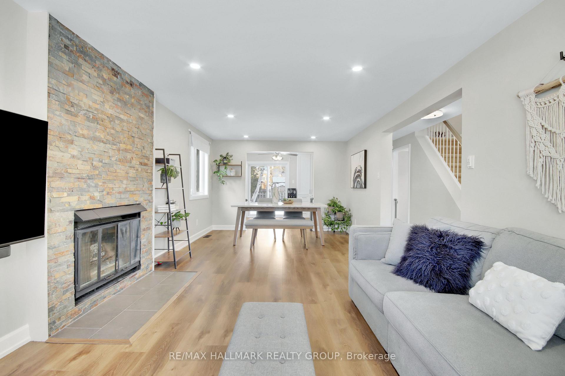Photo 6 of 6103 Valley Field Crescent, Ottawa, Chapel Hill — HOMEH