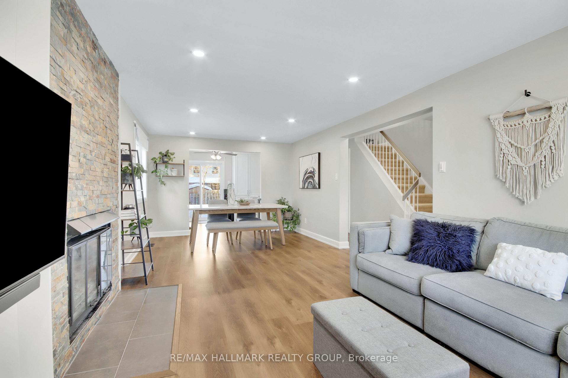 Photo 7 of 6103 Valley Field Crescent, Ottawa, Chapel Hill — HOMEH