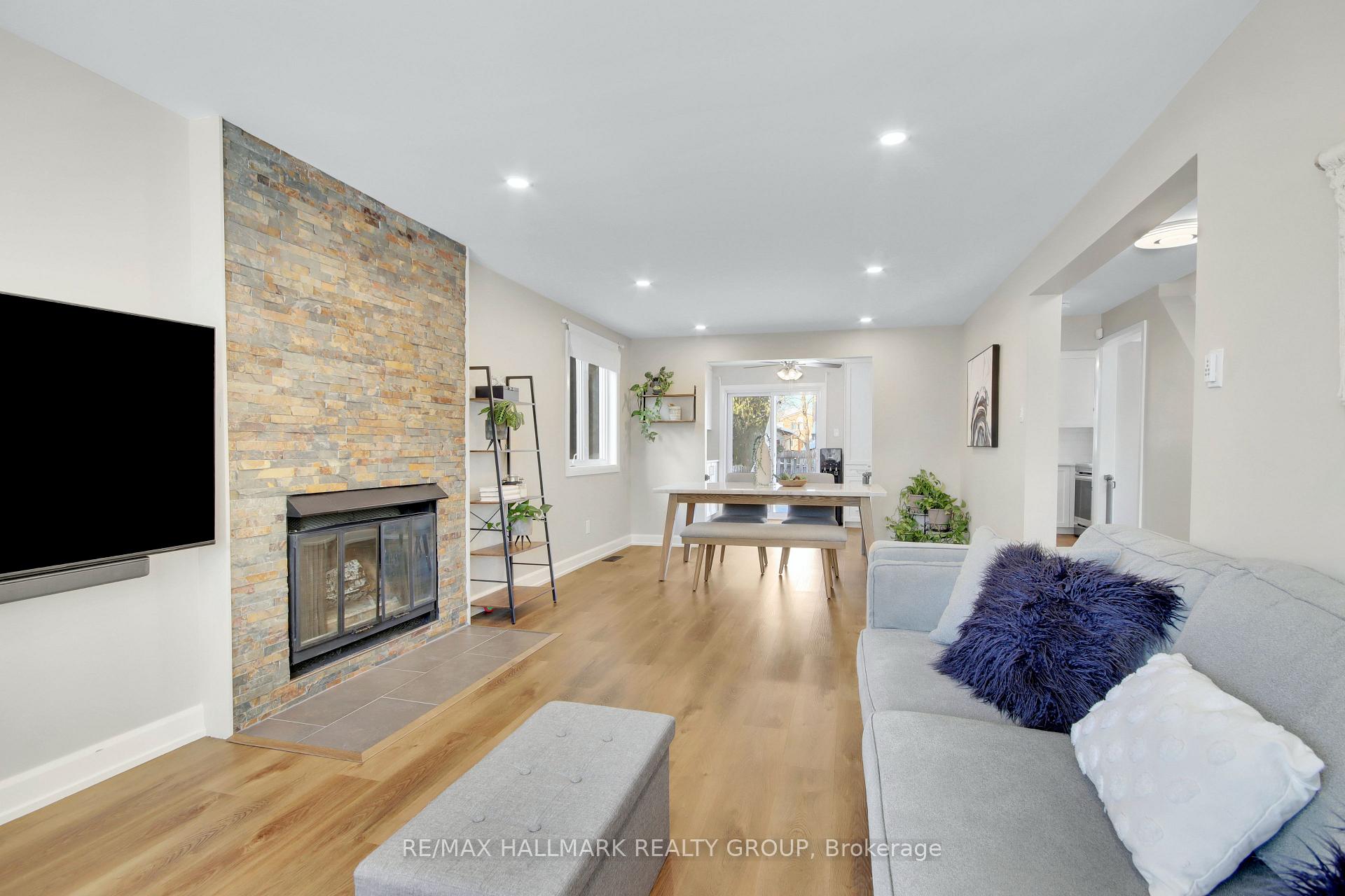 Photo 8 of 6103 Valley Field Crescent, Ottawa, Chapel Hill — HOMEH