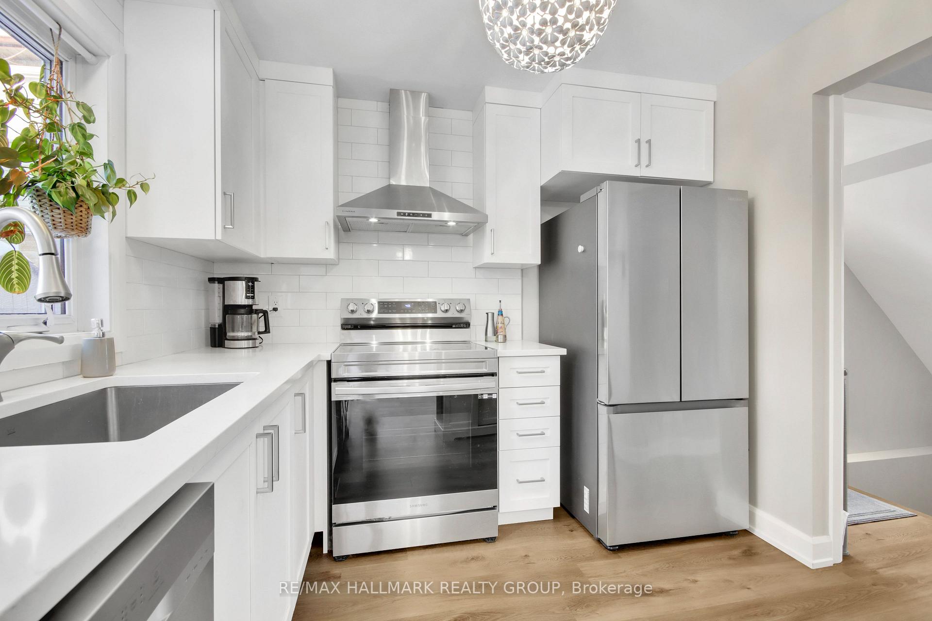 Photo 15 of 6103 Valley Field Crescent, Ottawa, Chapel Hill — HOMEH