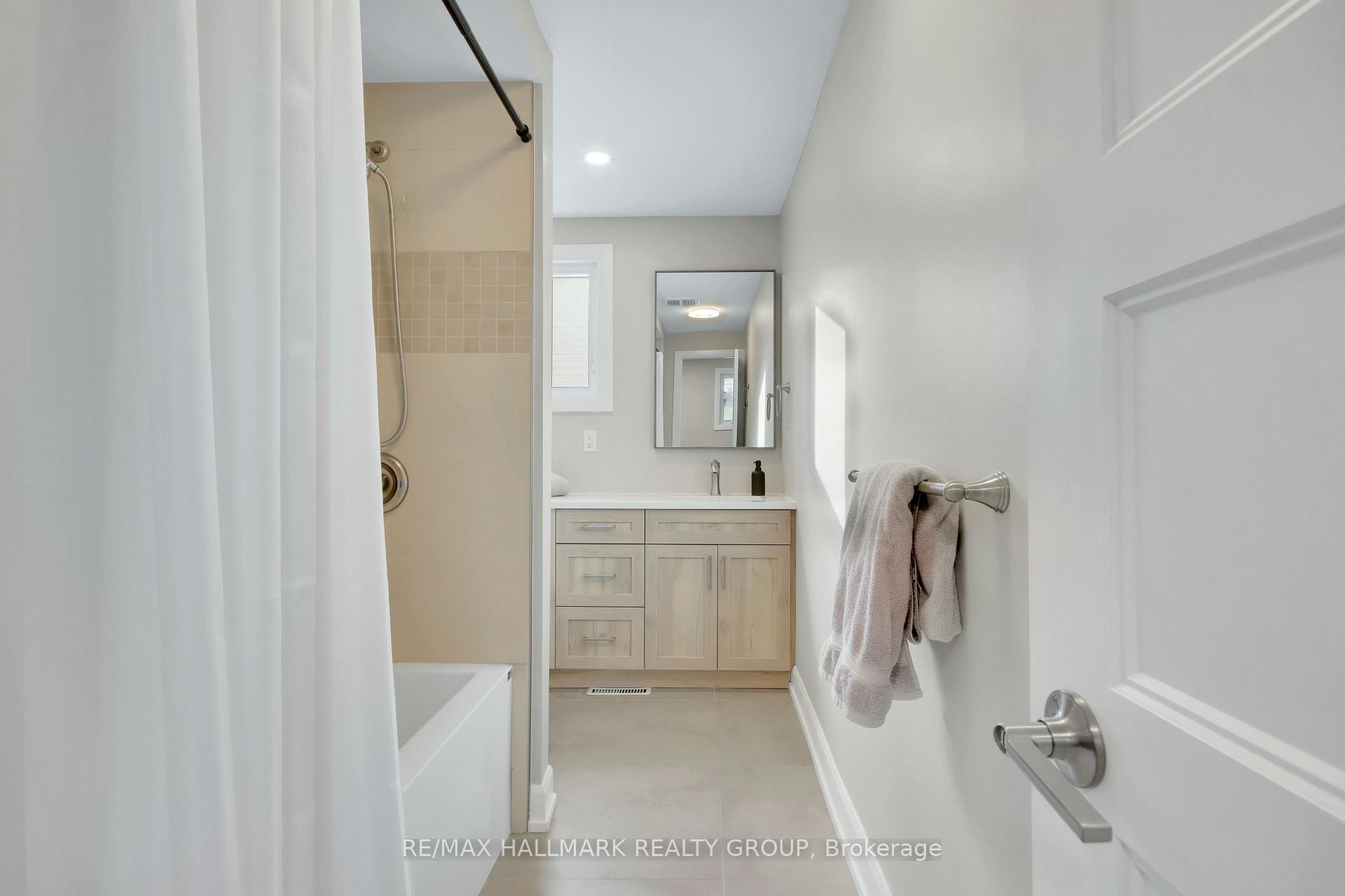 Photo 28 of 6103 Valley Field Crescent, Ottawa, Chapel Hill — HOMEH