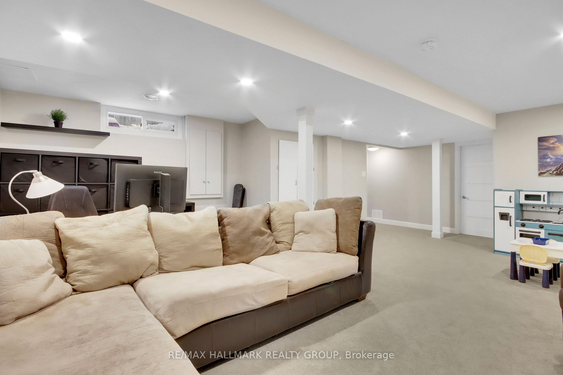Photo 37 of 6103 Valley Field Crescent, Ottawa, Chapel Hill — HOMEH