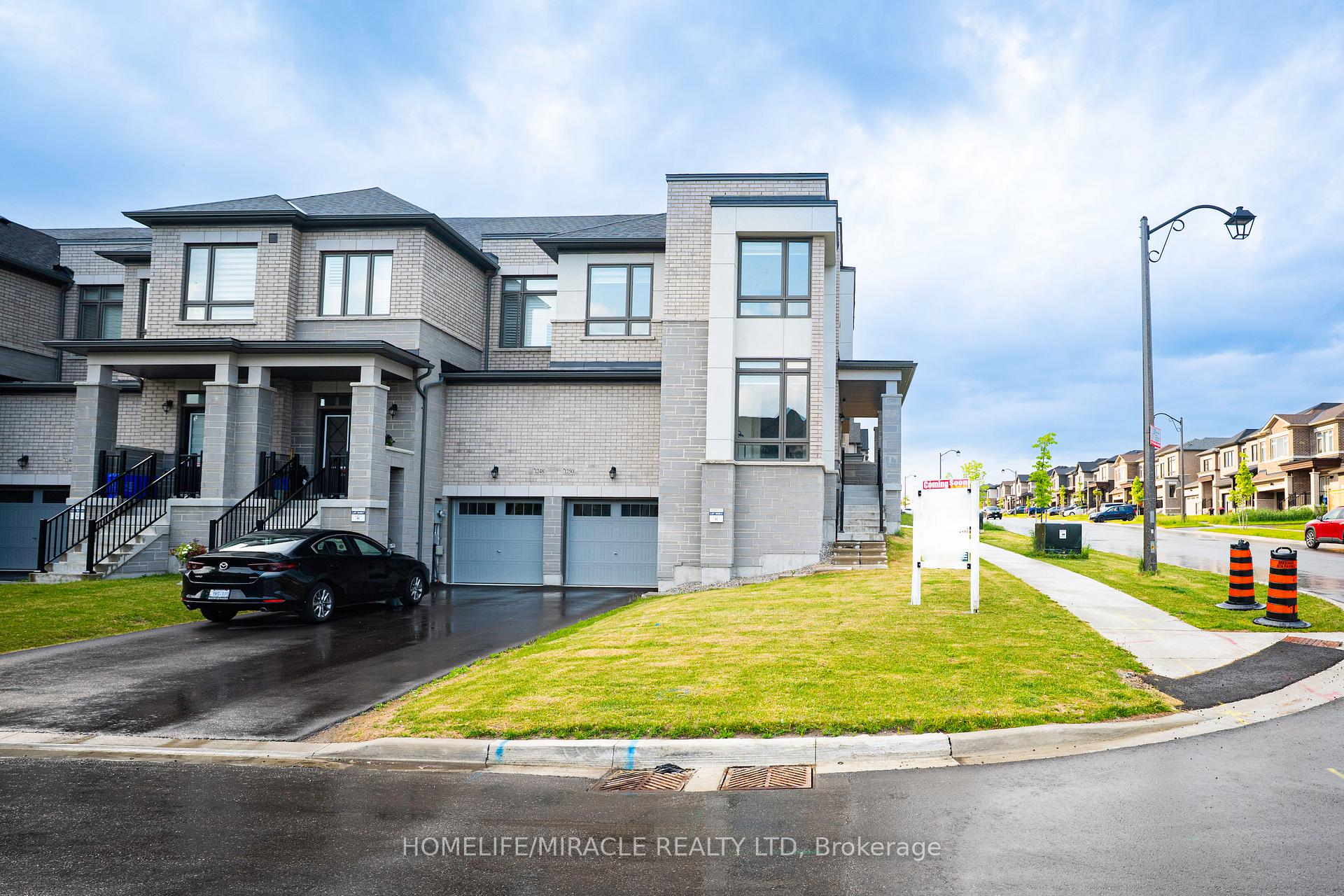 Photo 3 of 1250 Rexton Drive, Oshawa, Kedron — HOMEH
