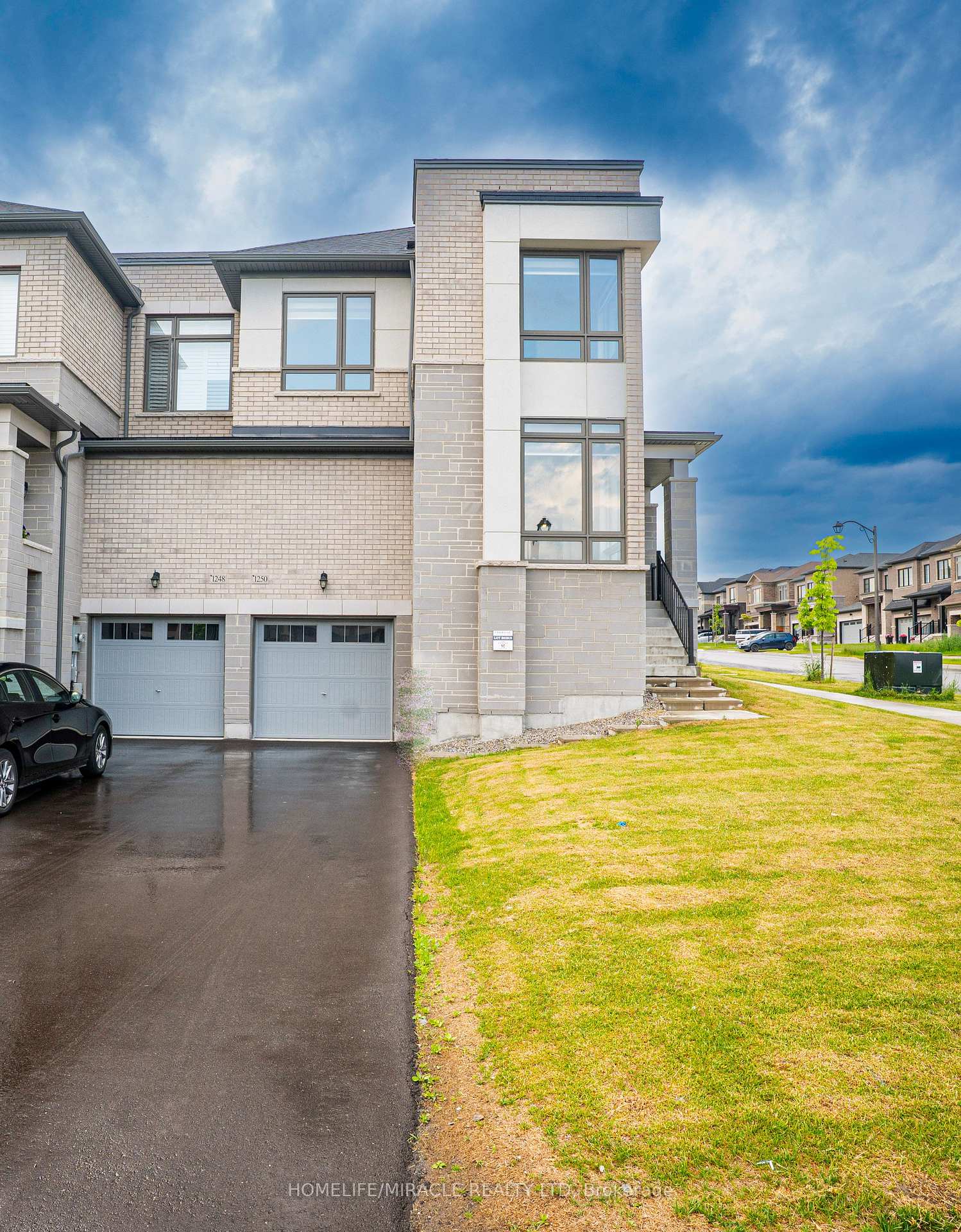 Photo 5 of 1250 Rexton Drive, Oshawa, Kedron — HOMEH