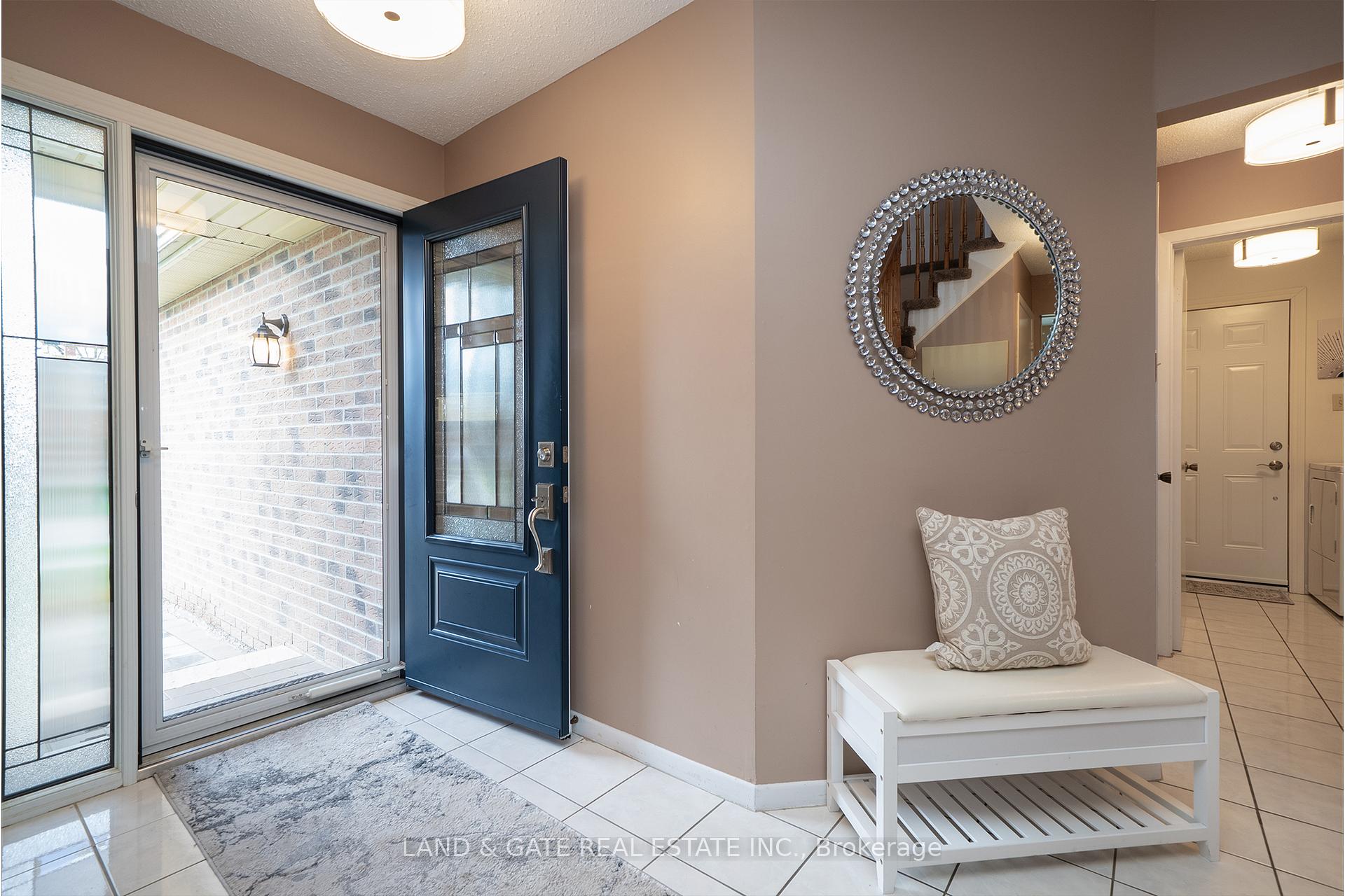 Photo 3 of 1301 Grovedale Court, Pickering, Liverpool — HOMEH