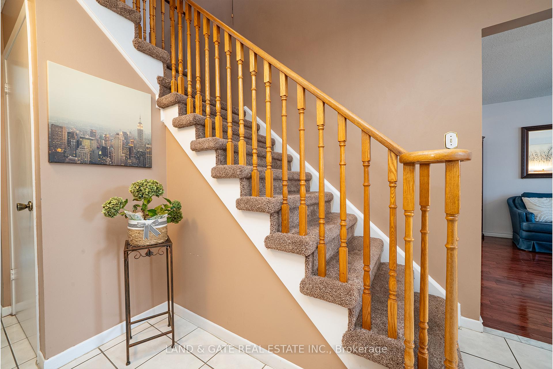 Photo 4 of 1301 Grovedale Court, Pickering, Liverpool — HOMEH