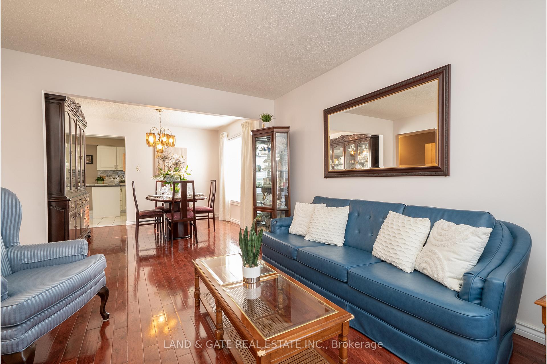 Photo 5 of 1301 Grovedale Court, Pickering, Liverpool — HOMEH