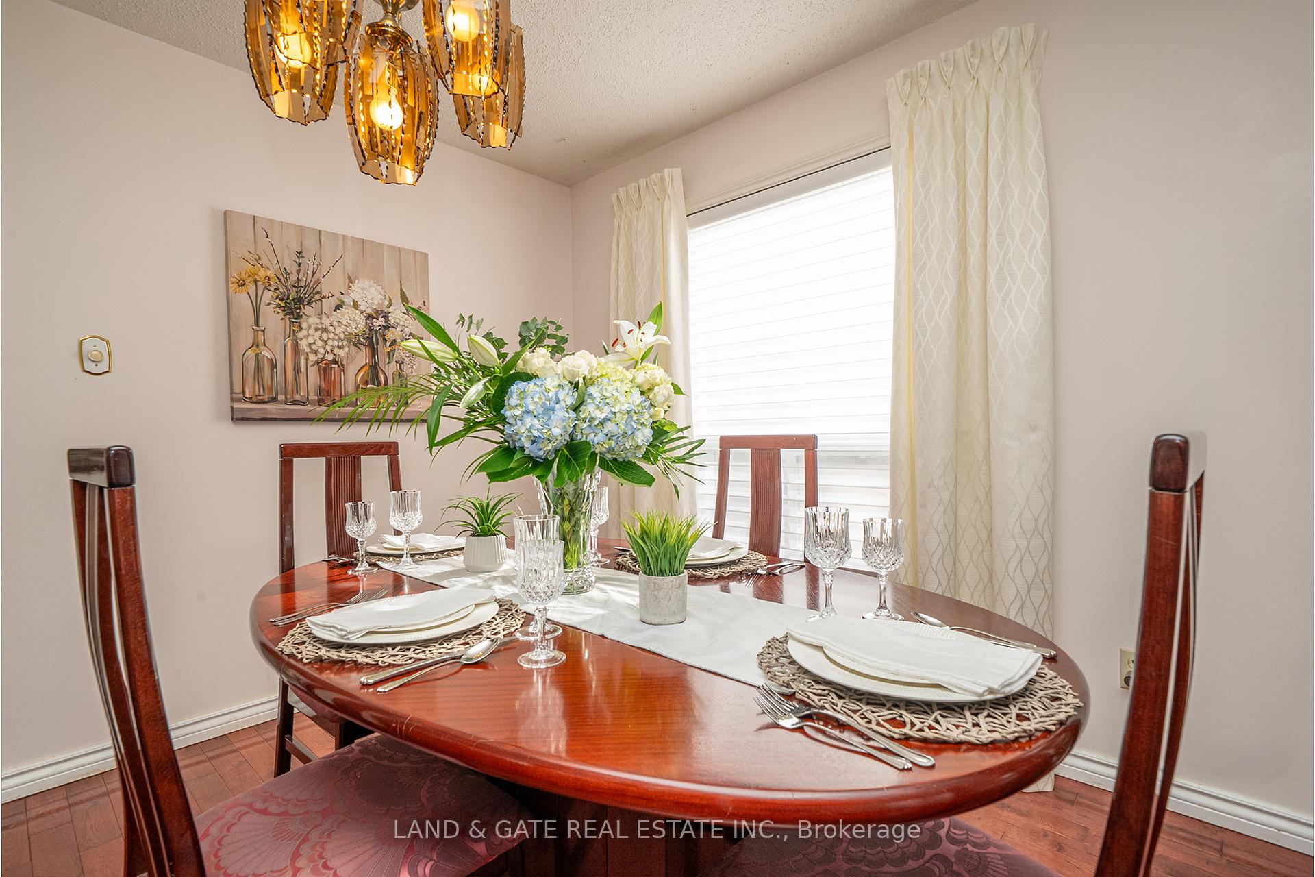 Photo 7 of 1301 Grovedale Court, Pickering, Liverpool — HOMEH