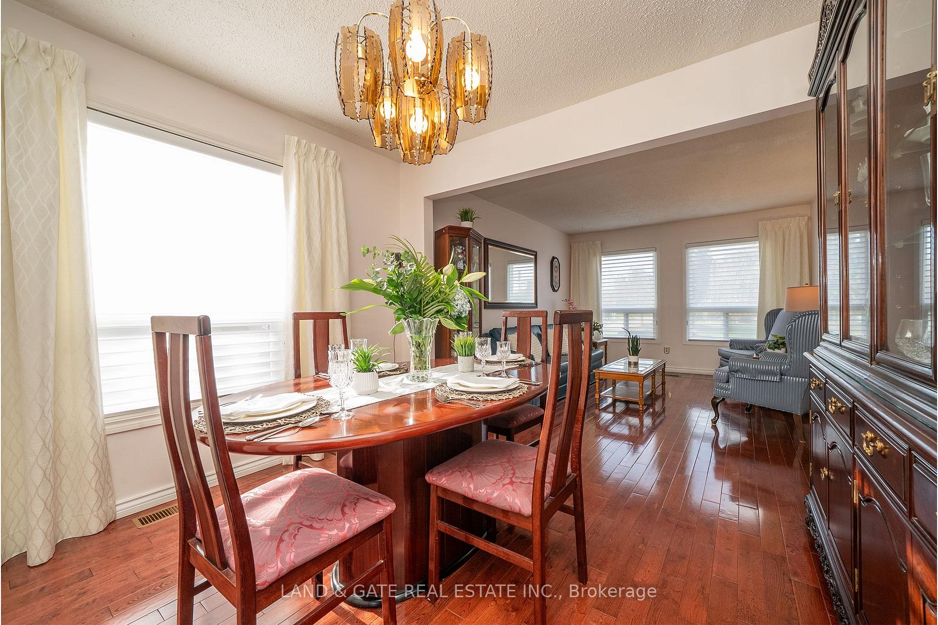 Photo 8 of 1301 Grovedale Court, Pickering, Liverpool — HOMEH