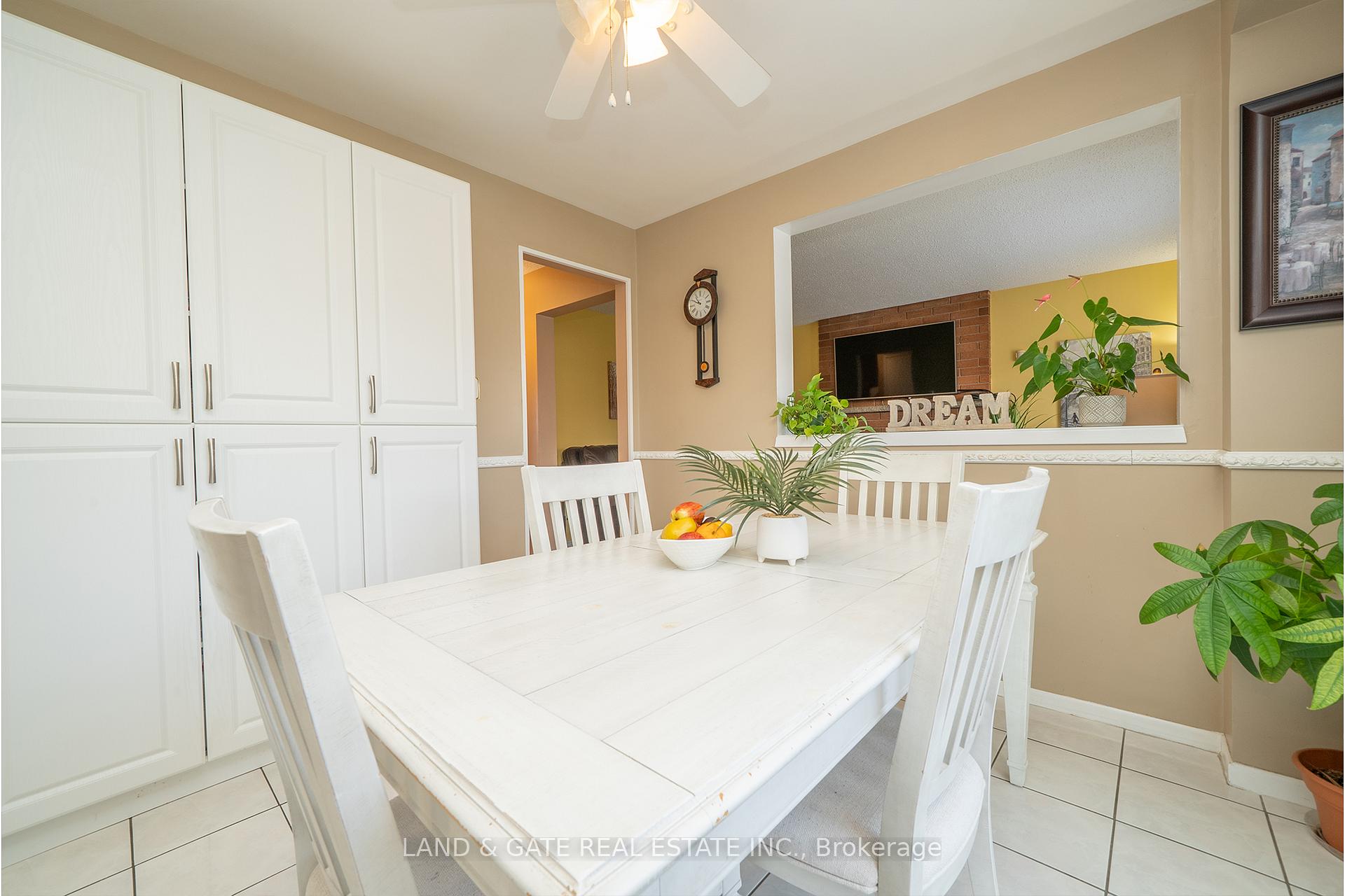 Photo 12 of 1301 Grovedale Court, Pickering, Liverpool — HOMEH