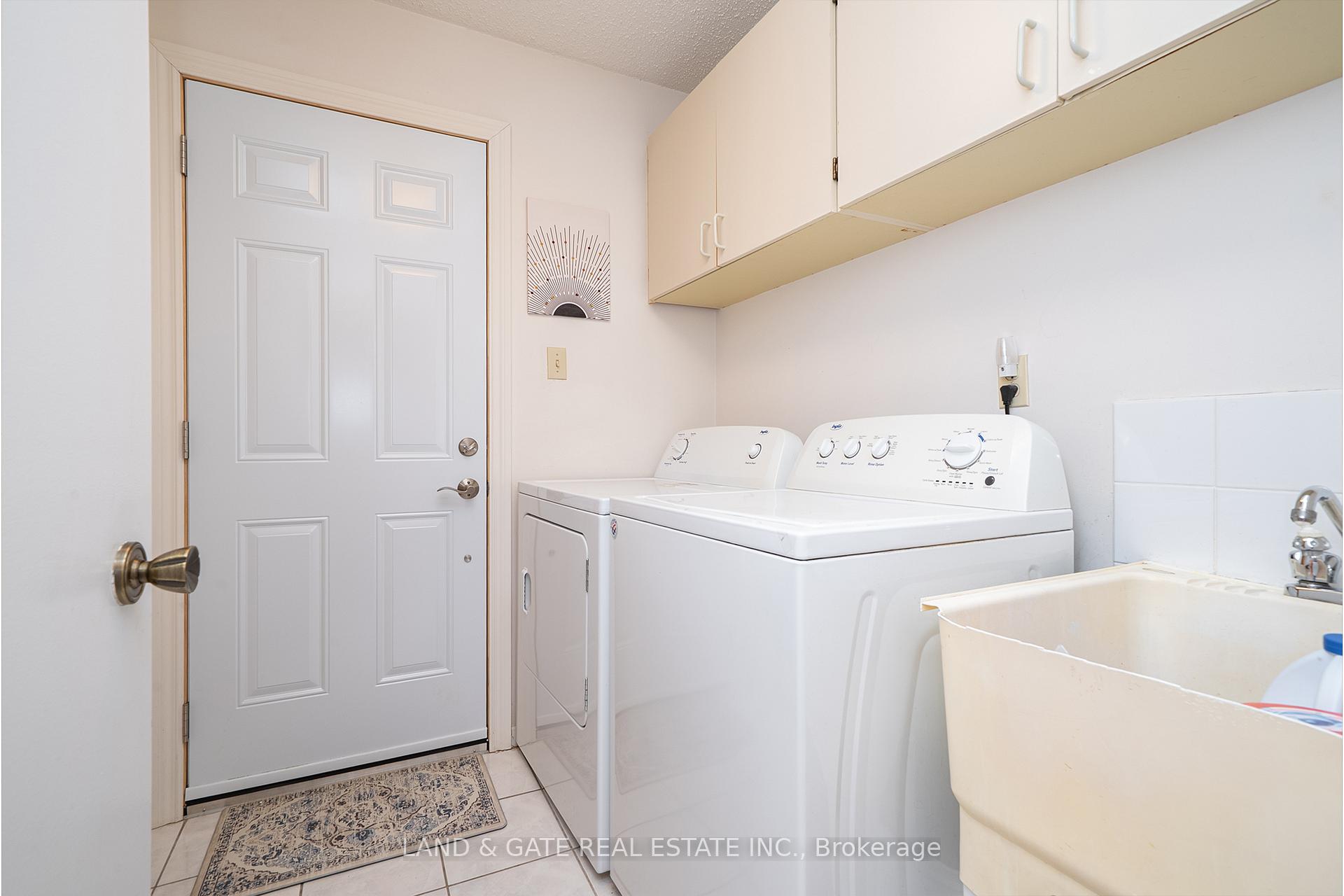 Photo 15 of 1301 Grovedale Court, Pickering, Liverpool — HOMEH
