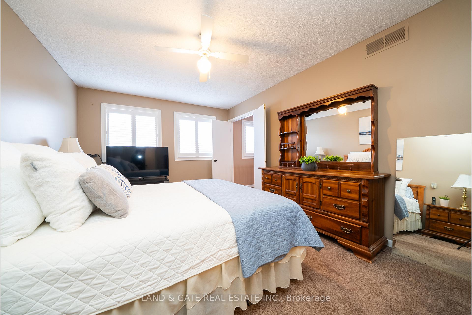 Photo 18 of 1301 Grovedale Court, Pickering, Liverpool — HOMEH