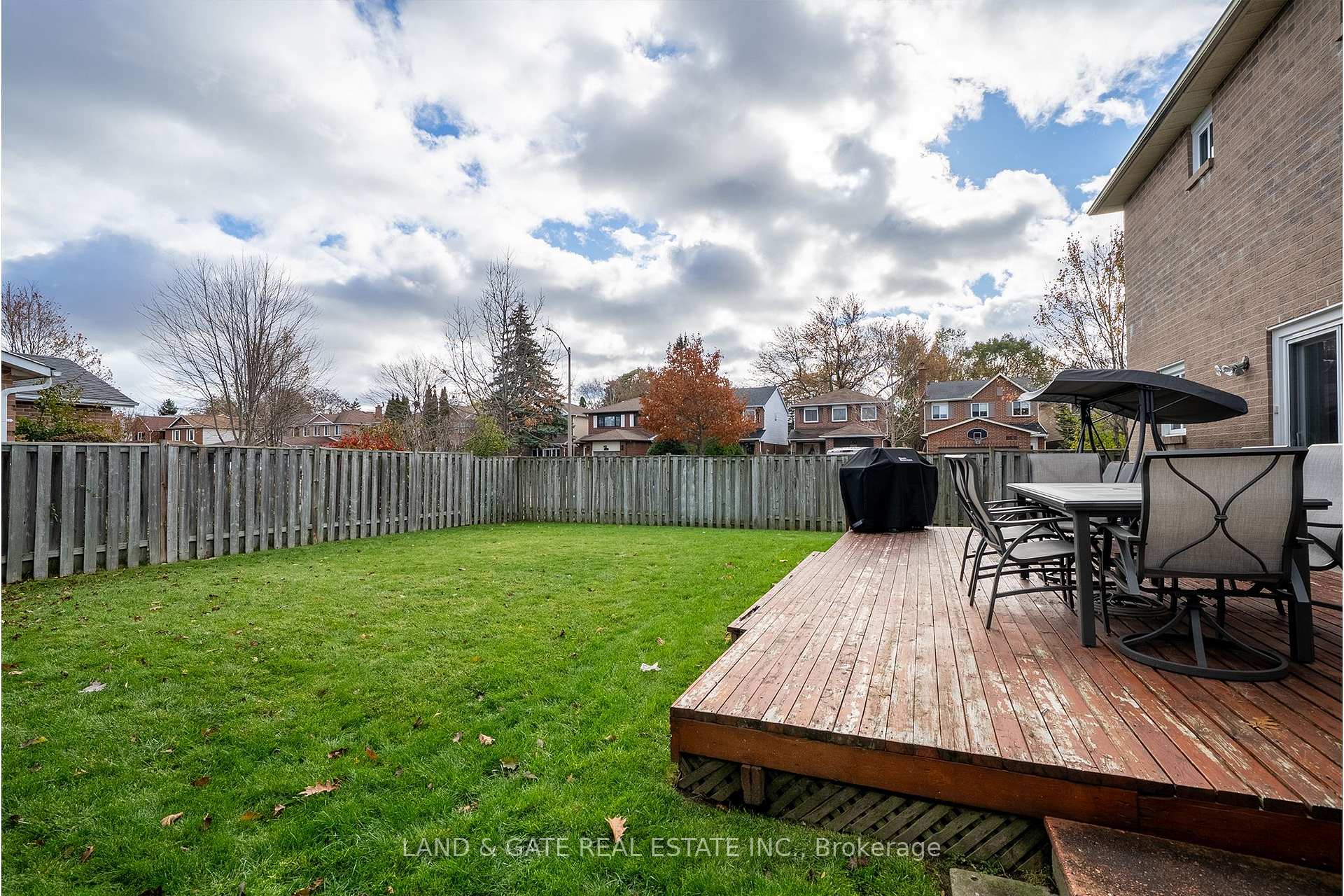 Photo 27 of 1301 Grovedale Court, Pickering, Liverpool — HOMEH