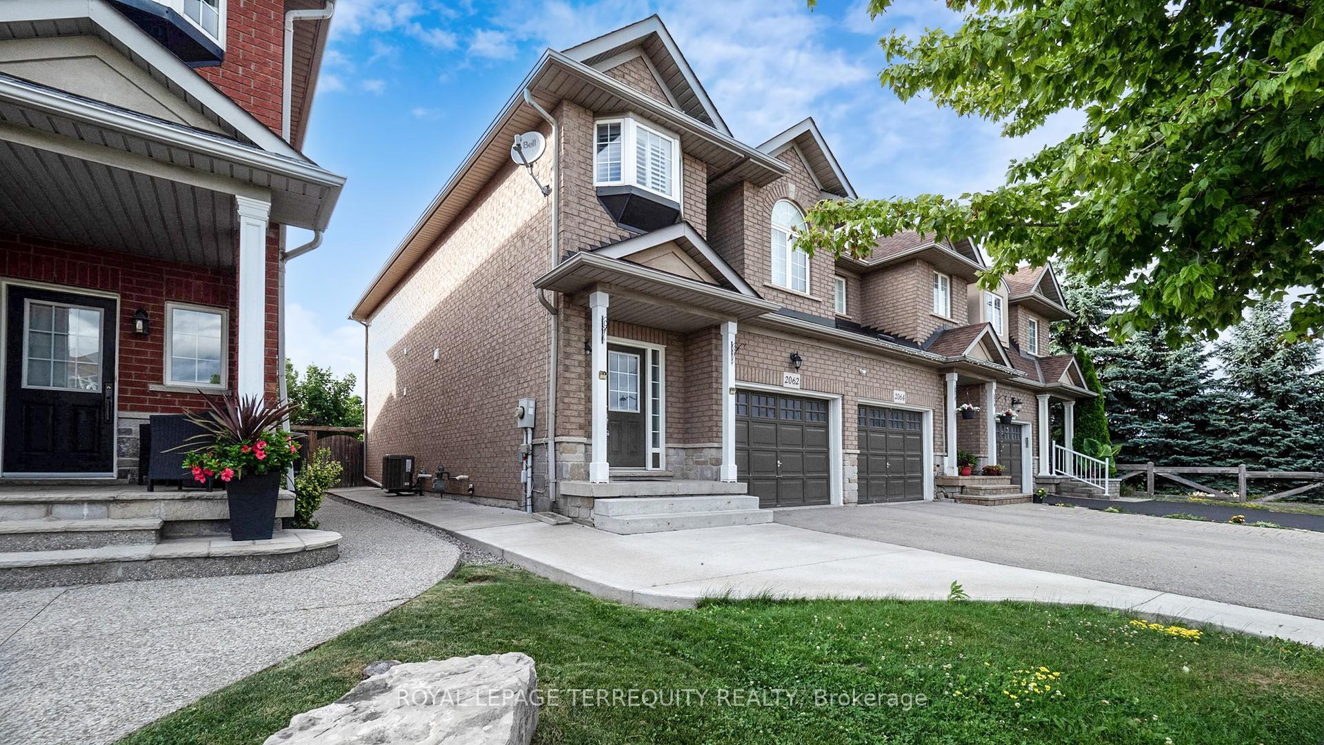 Front of 2062 Redstone Crescent