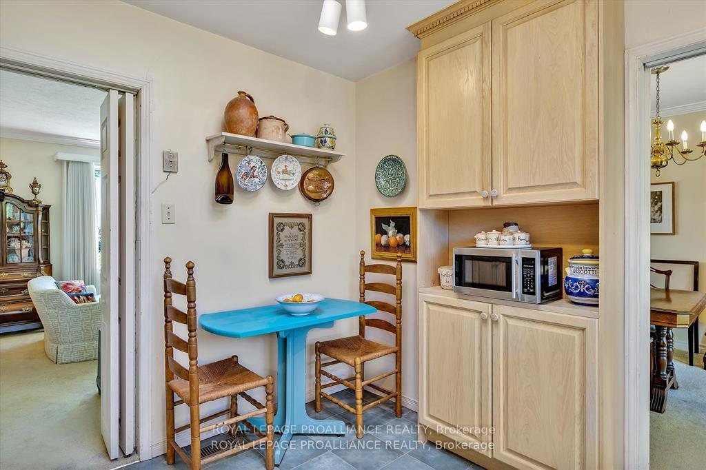 Photo 15 of 942 Ellesmere Avenue, Peterborough, Northcrest Ward 5 — HOMEH