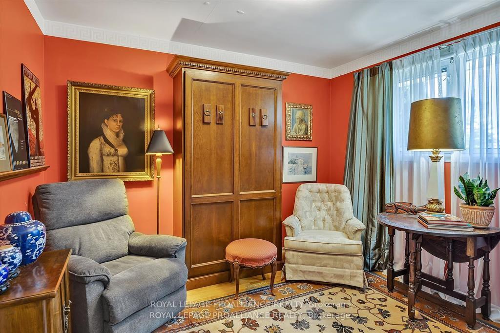 Photo 22 of 942 Ellesmere Avenue, Peterborough, Northcrest Ward 5 — HOMEH