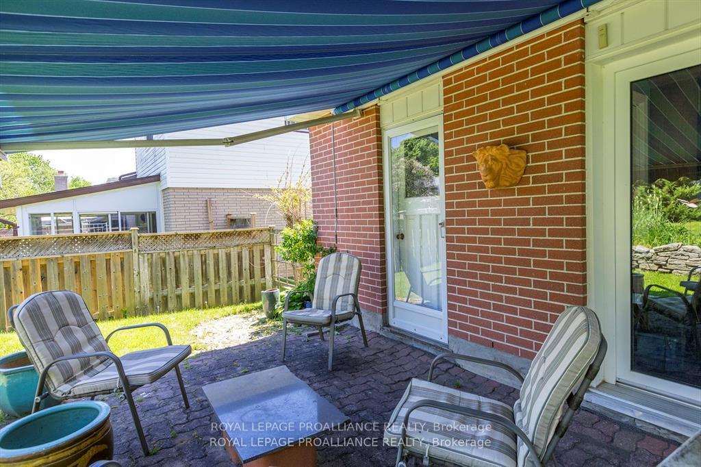 Photo 32 of 942 Ellesmere Avenue, Peterborough, Northcrest Ward 5 — HOMEH