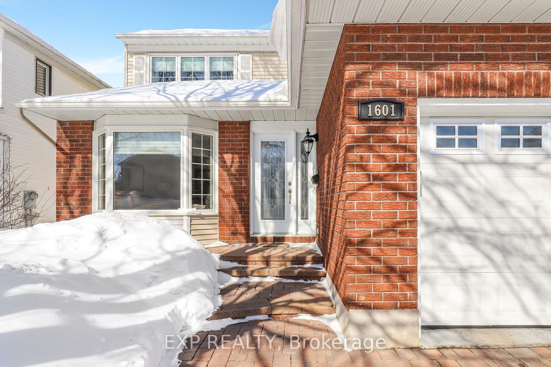 Photo 4 of 1601 Lunenberg Crescent, Ottawa, Chateauneuf — HOMEH