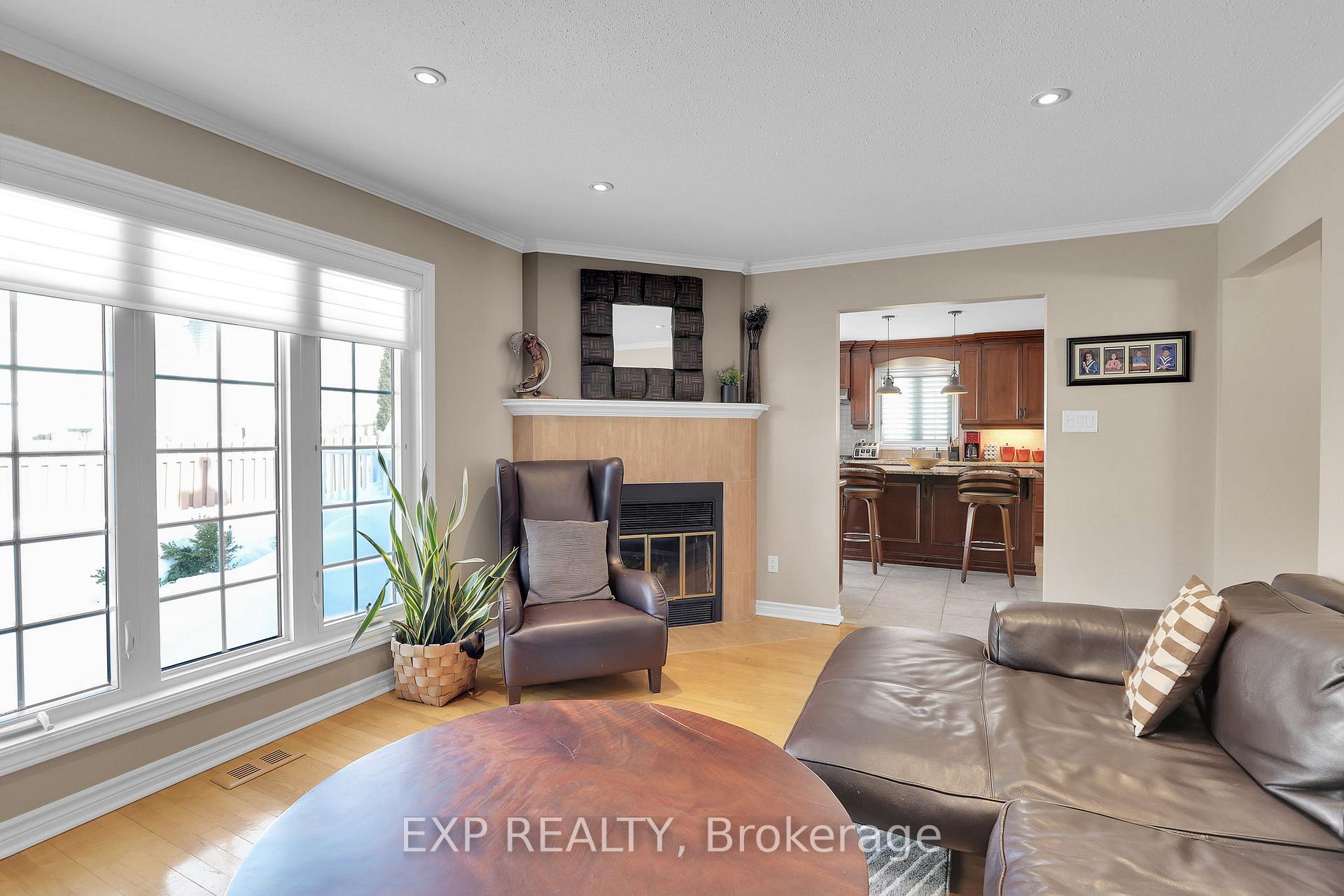 Photo 11 of 1601 Lunenberg Crescent, Ottawa, Chateauneuf — HOMEH