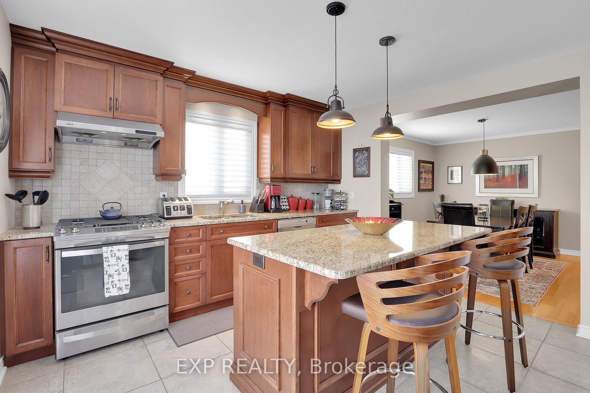 Photo 16 of 1601 Lunenberg Crescent, Ottawa, Chateauneuf — HOMEH