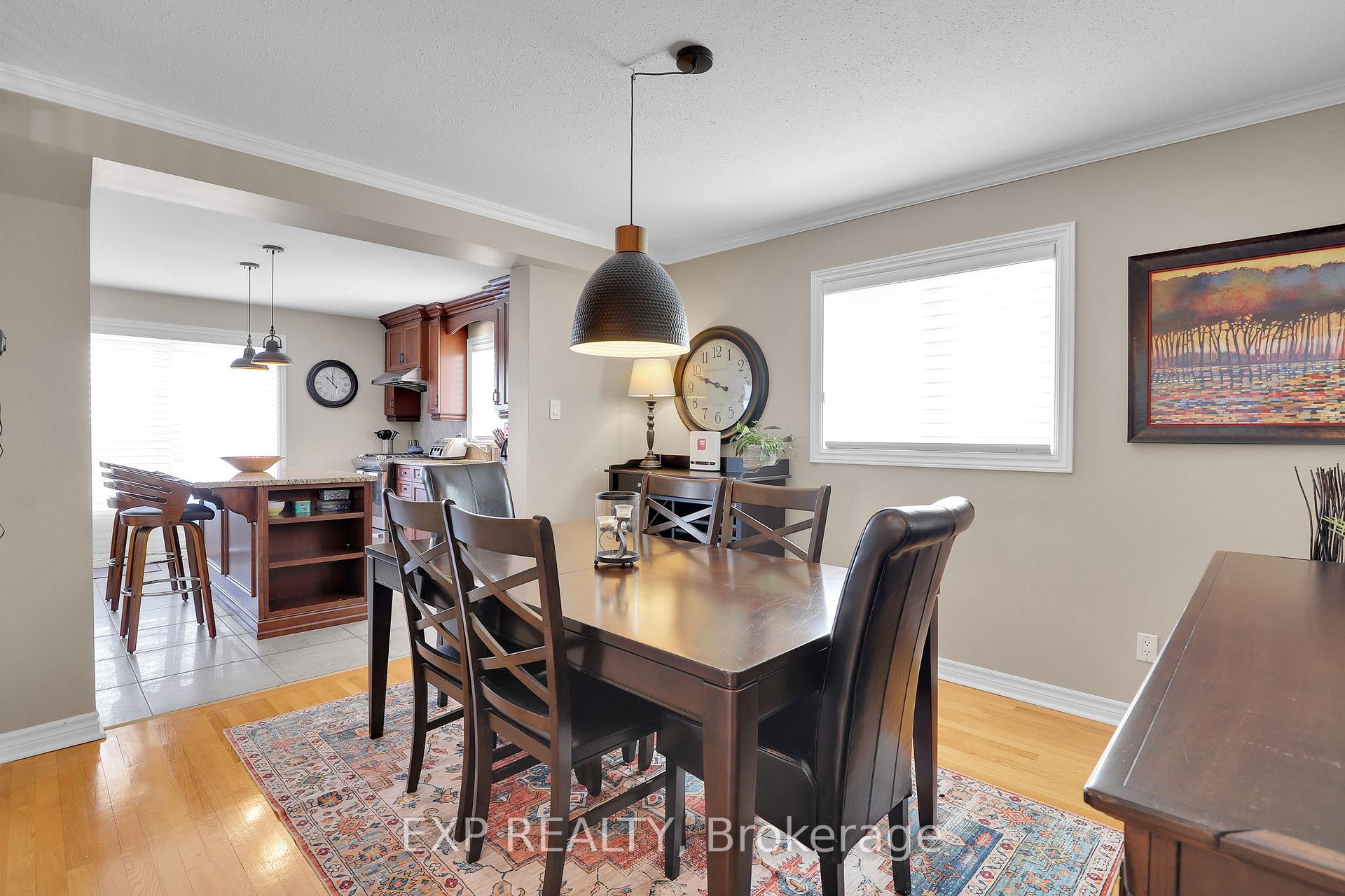 Photo 18 of 1601 Lunenberg Crescent, Ottawa, Chateauneuf — HOMEH