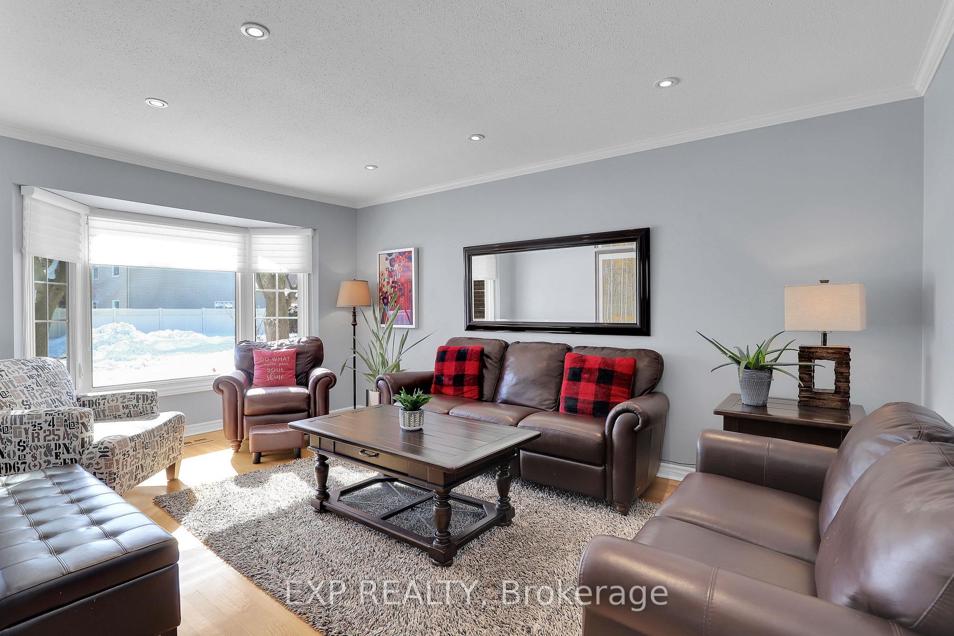 Photo 20 of 1601 Lunenberg Crescent, Ottawa, Chateauneuf — HOMEH