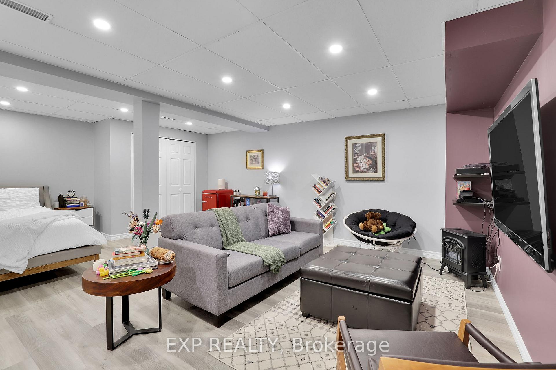 Photo 33 of 1601 Lunenberg Crescent, Ottawa, Chateauneuf — HOMEH