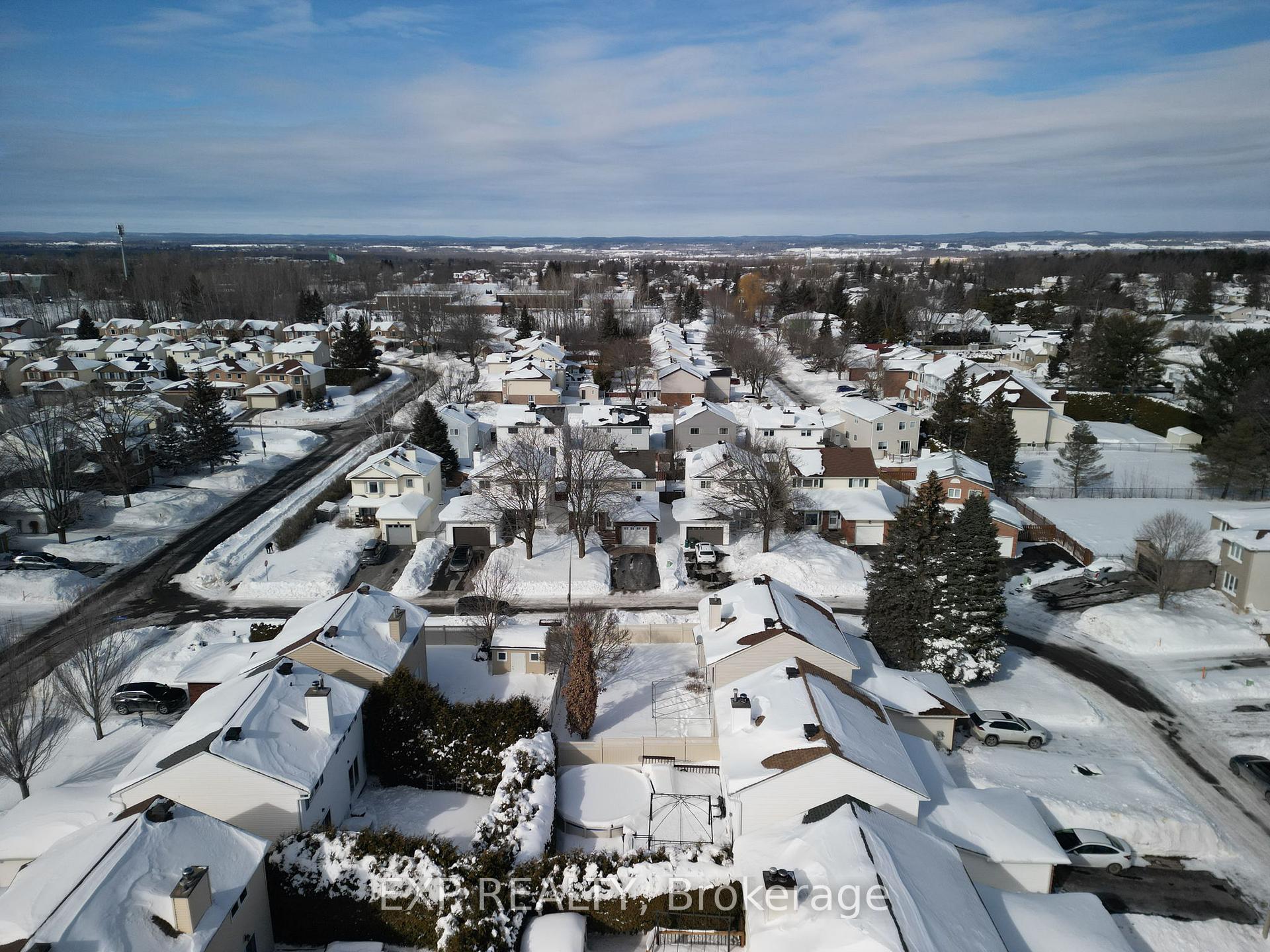 Photo 40 of 1601 Lunenberg Crescent, Ottawa, Chateauneuf — HOMEH