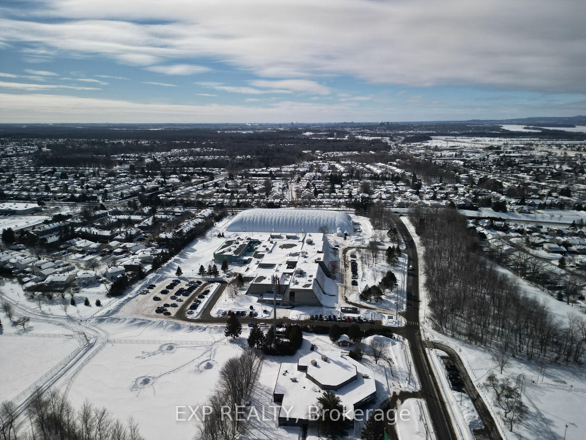 Photo 41 of 1601 Lunenberg Crescent, Ottawa, Chateauneuf — HOMEH