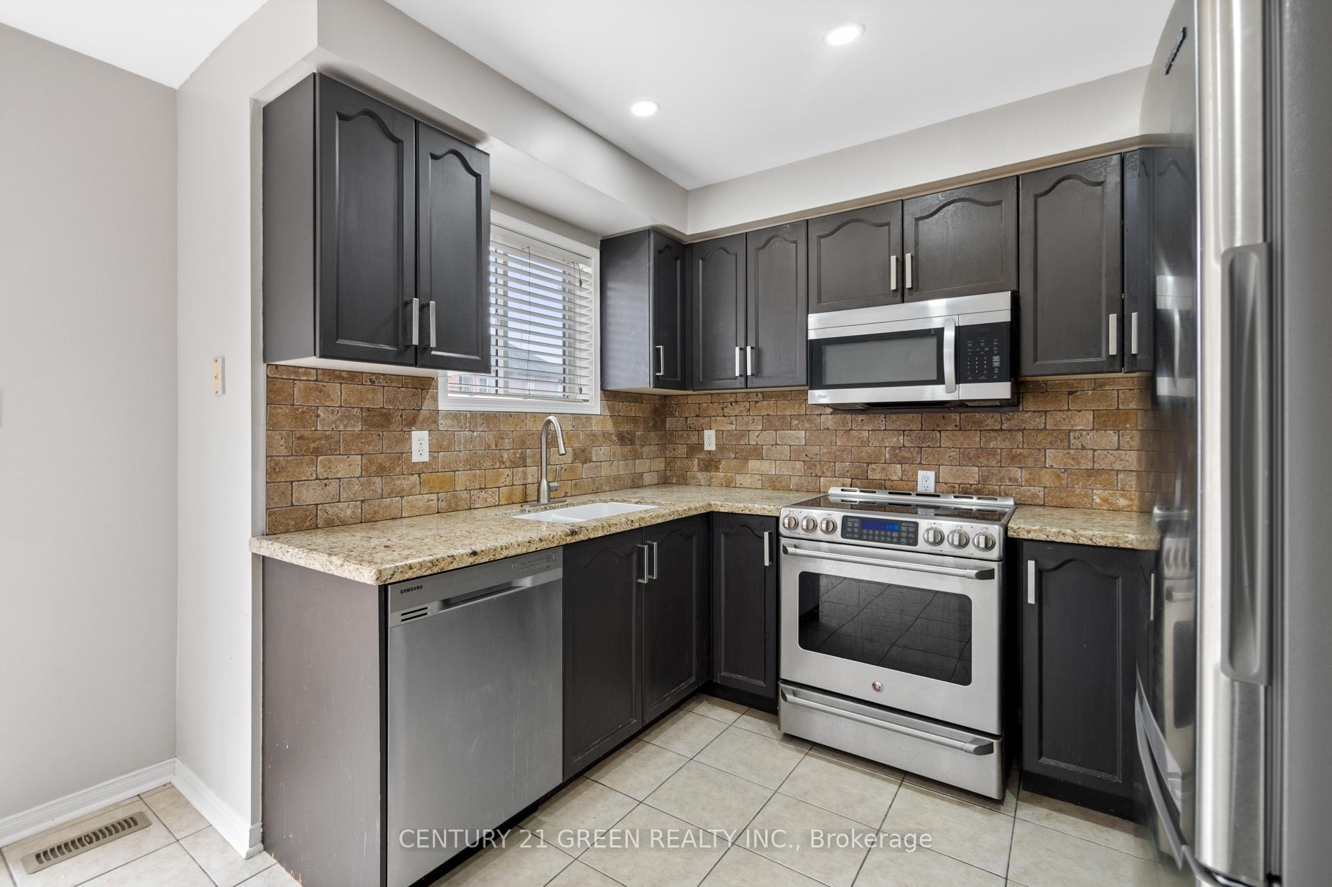 Photo 33 of 32 Dills Crescent, Milton, Dempsey — HOMEH