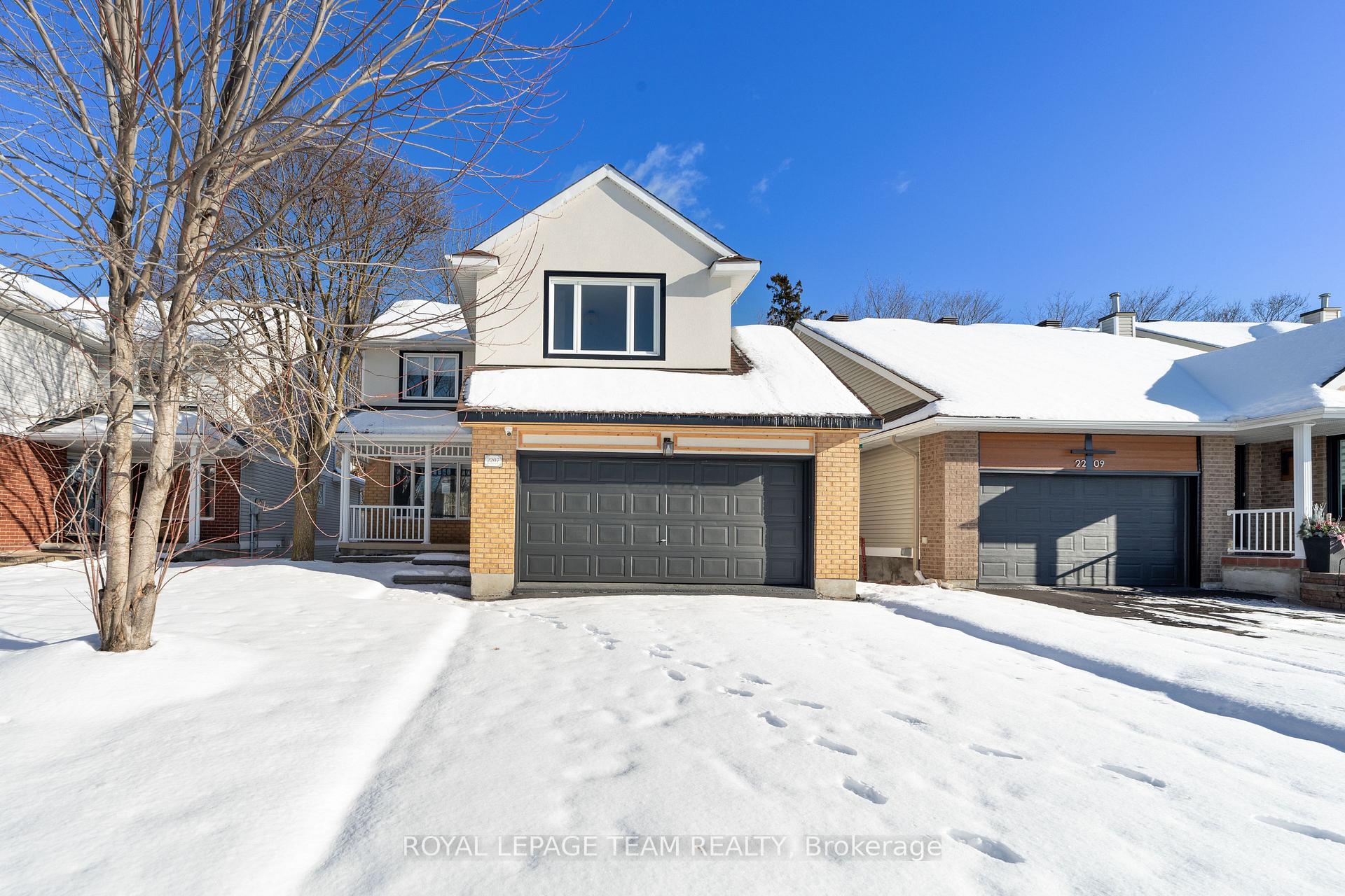Front of 2207 Nature Trail Crescent