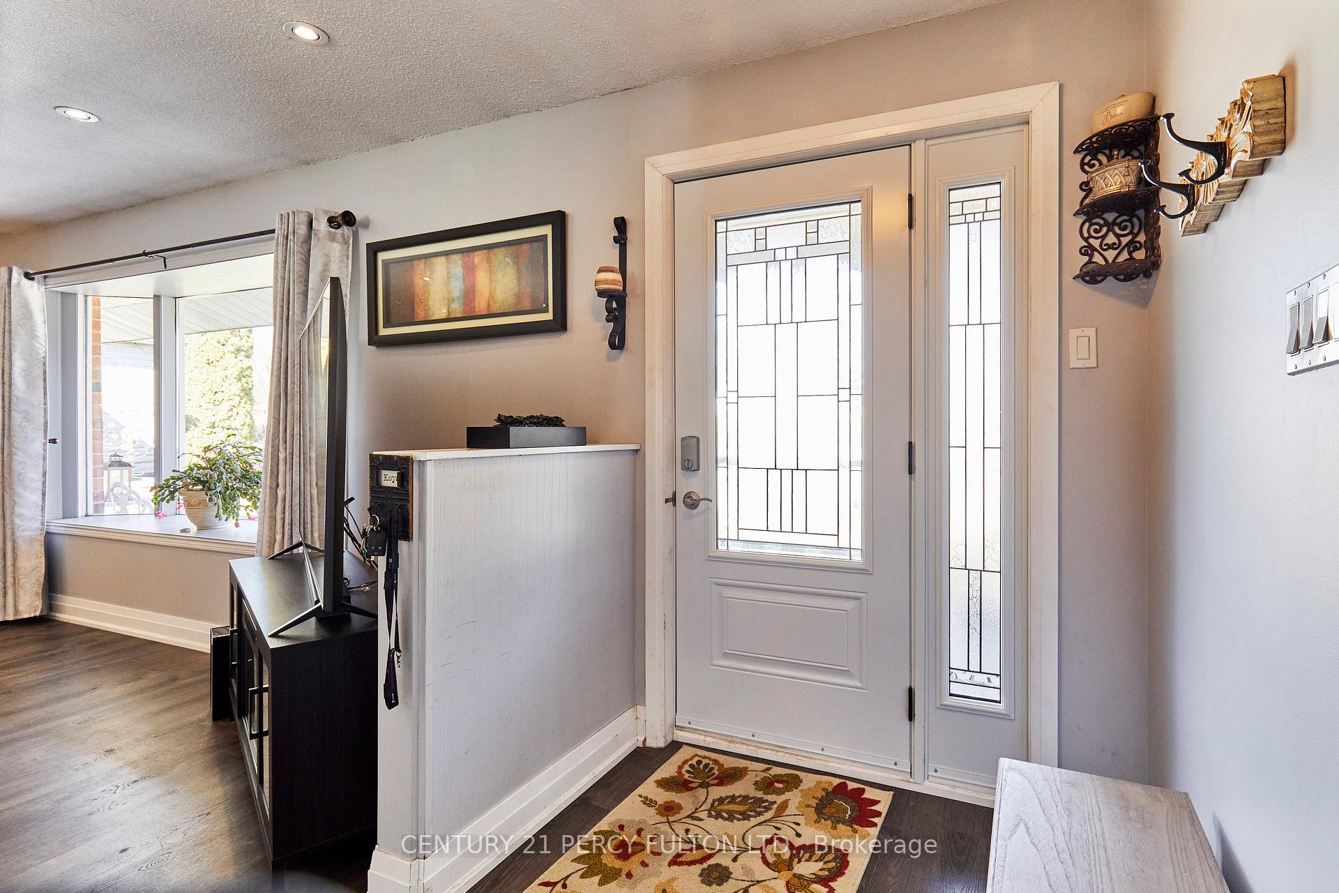 Photo 5 of 880 Ritson Road N, Oshawa, Centennial — HOMEH
