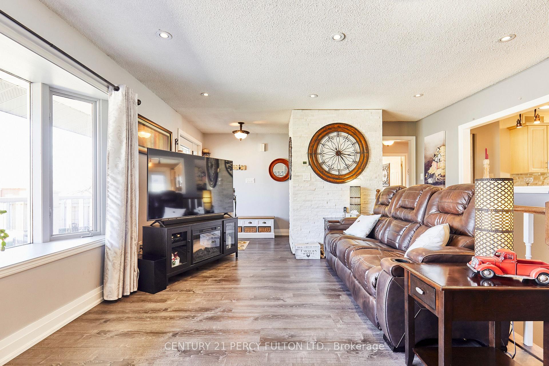 Photo 6 of 880 Ritson Road N, Oshawa, Centennial — HOMEH