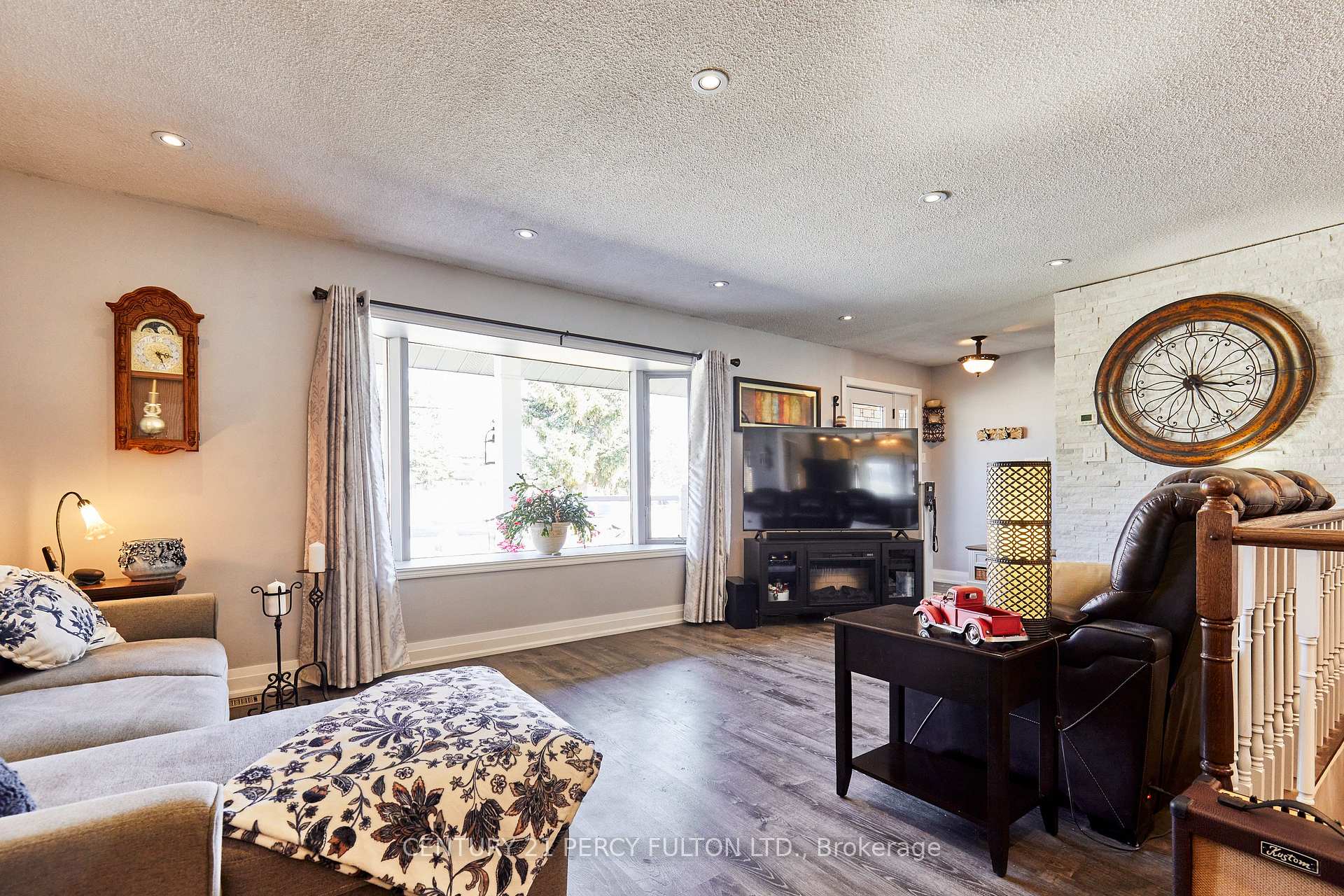Photo 7 of 880 Ritson Road N, Oshawa, Centennial — HOMEH