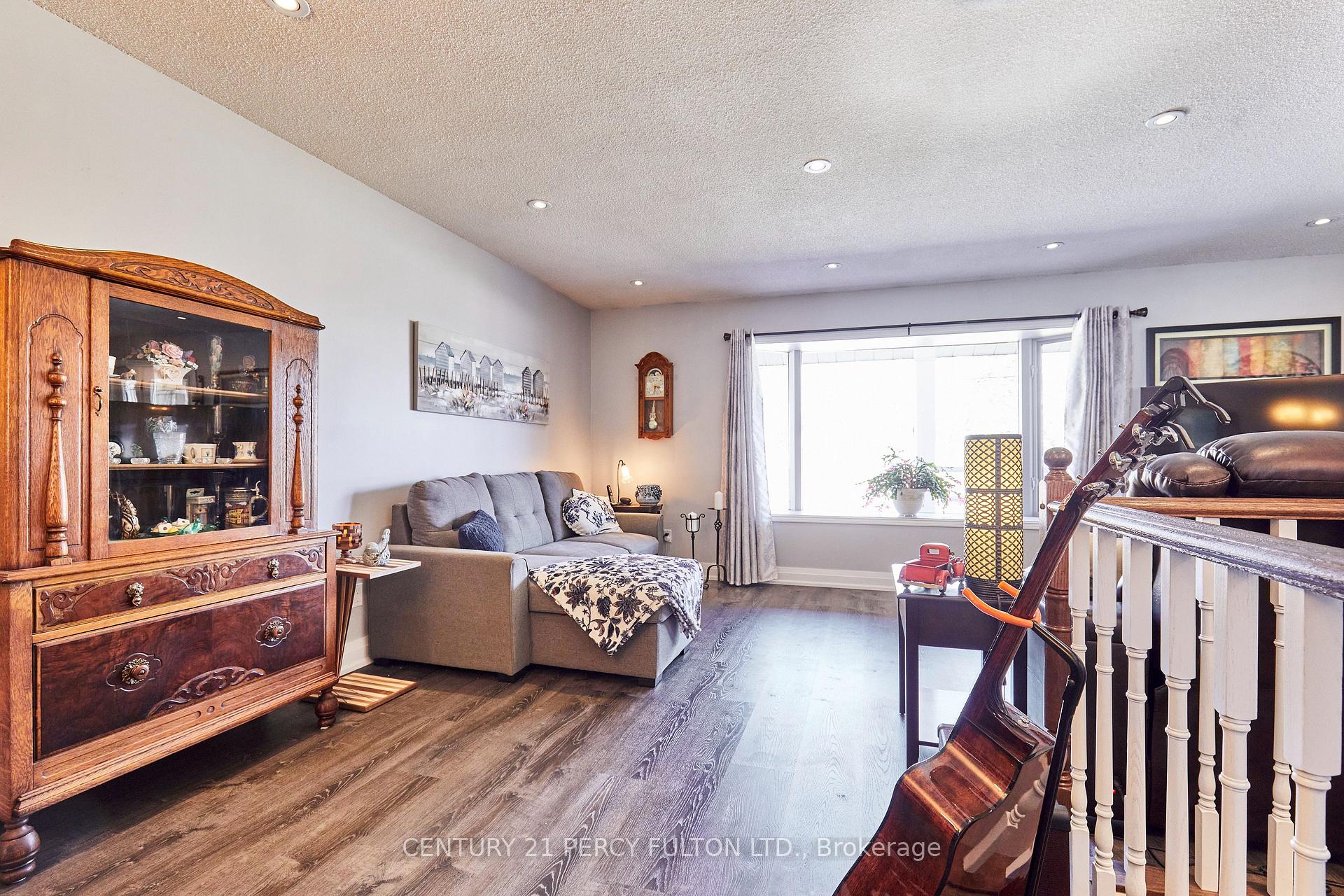 Photo 14 of 880 Ritson Road N, Oshawa, Centennial — HOMEH