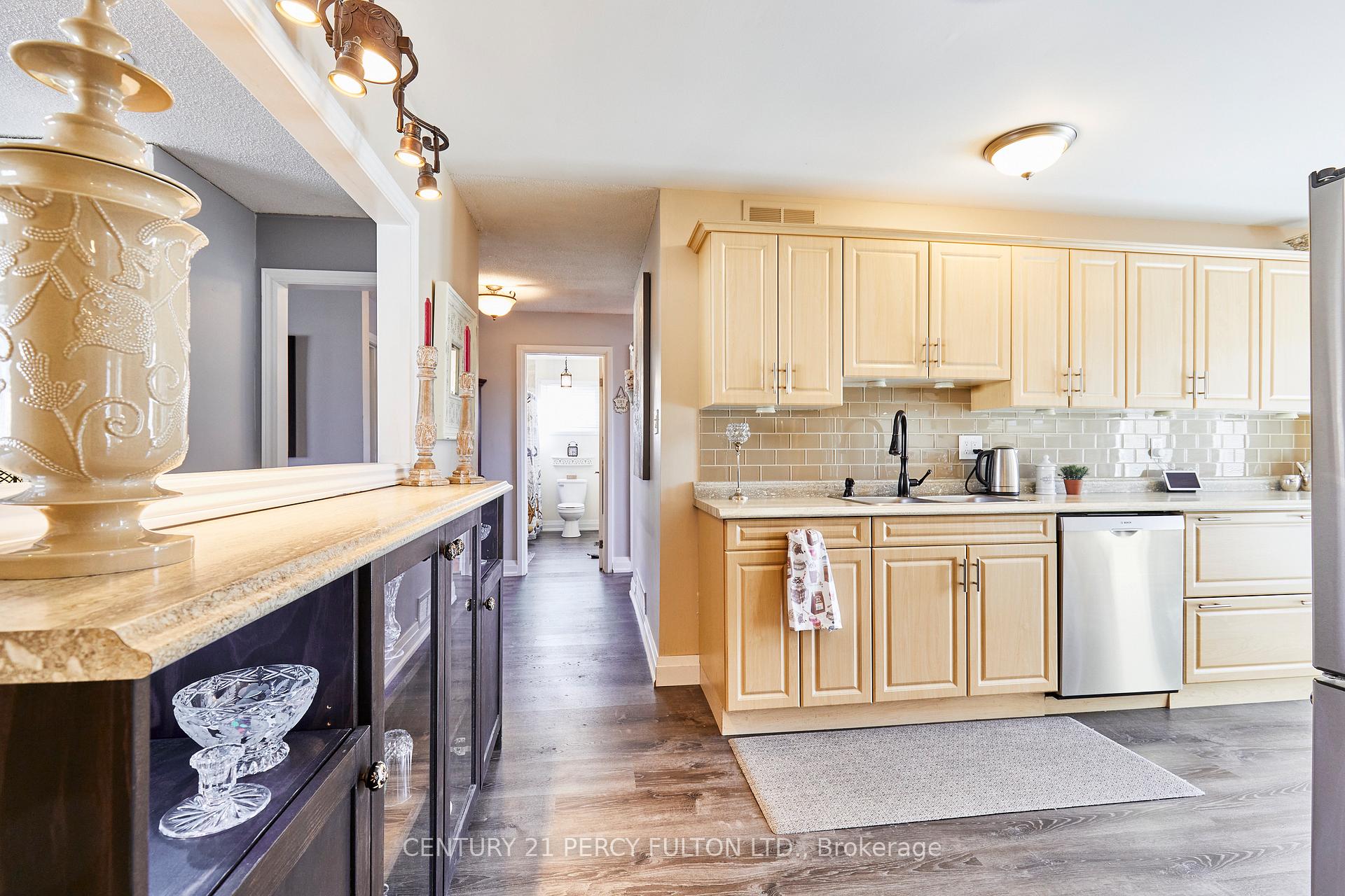 Photo 15 of 880 Ritson Road N, Oshawa, Centennial — HOMEH