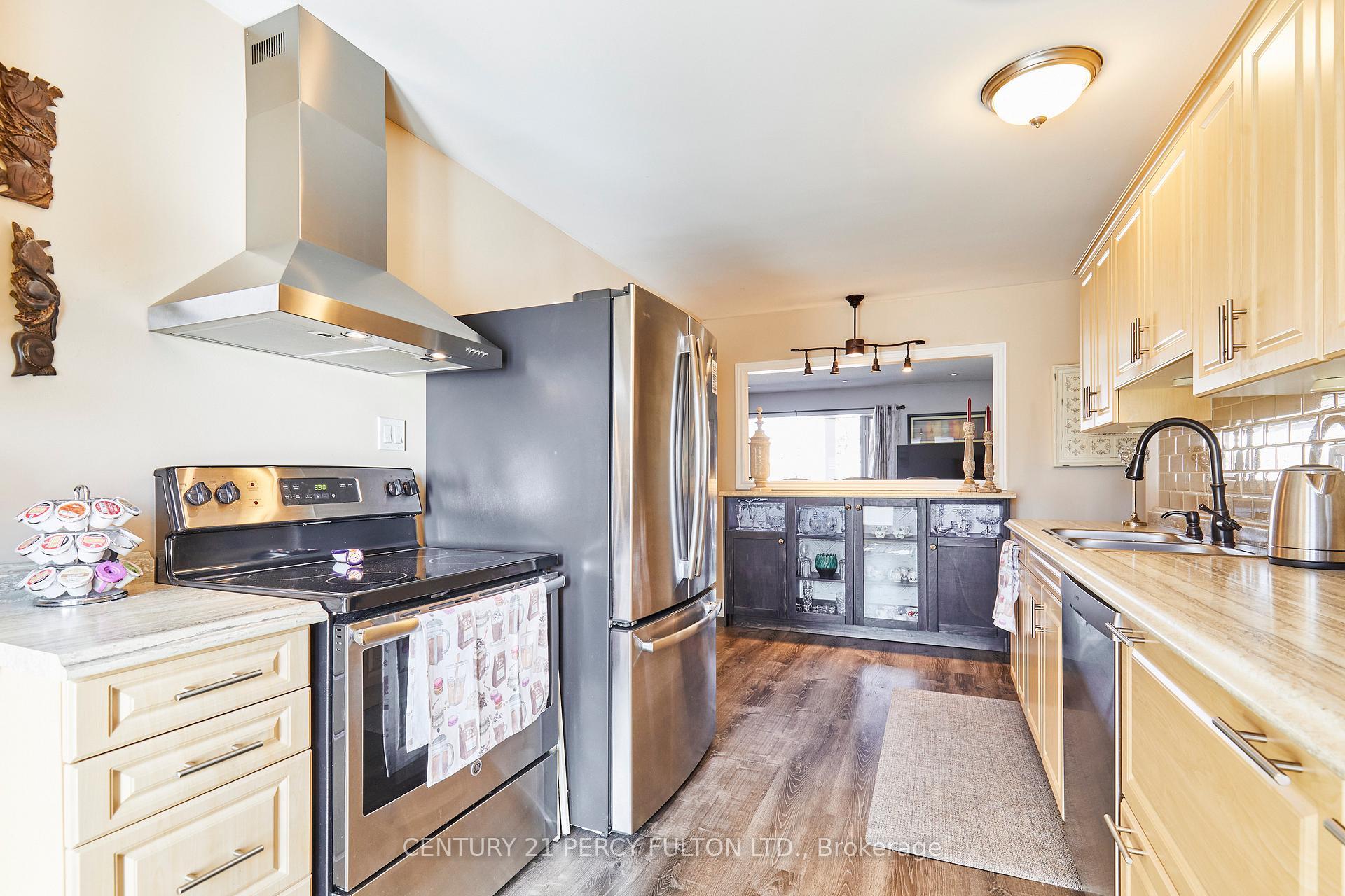 Photo 16 of 880 Ritson Road N, Oshawa, Centennial — HOMEH